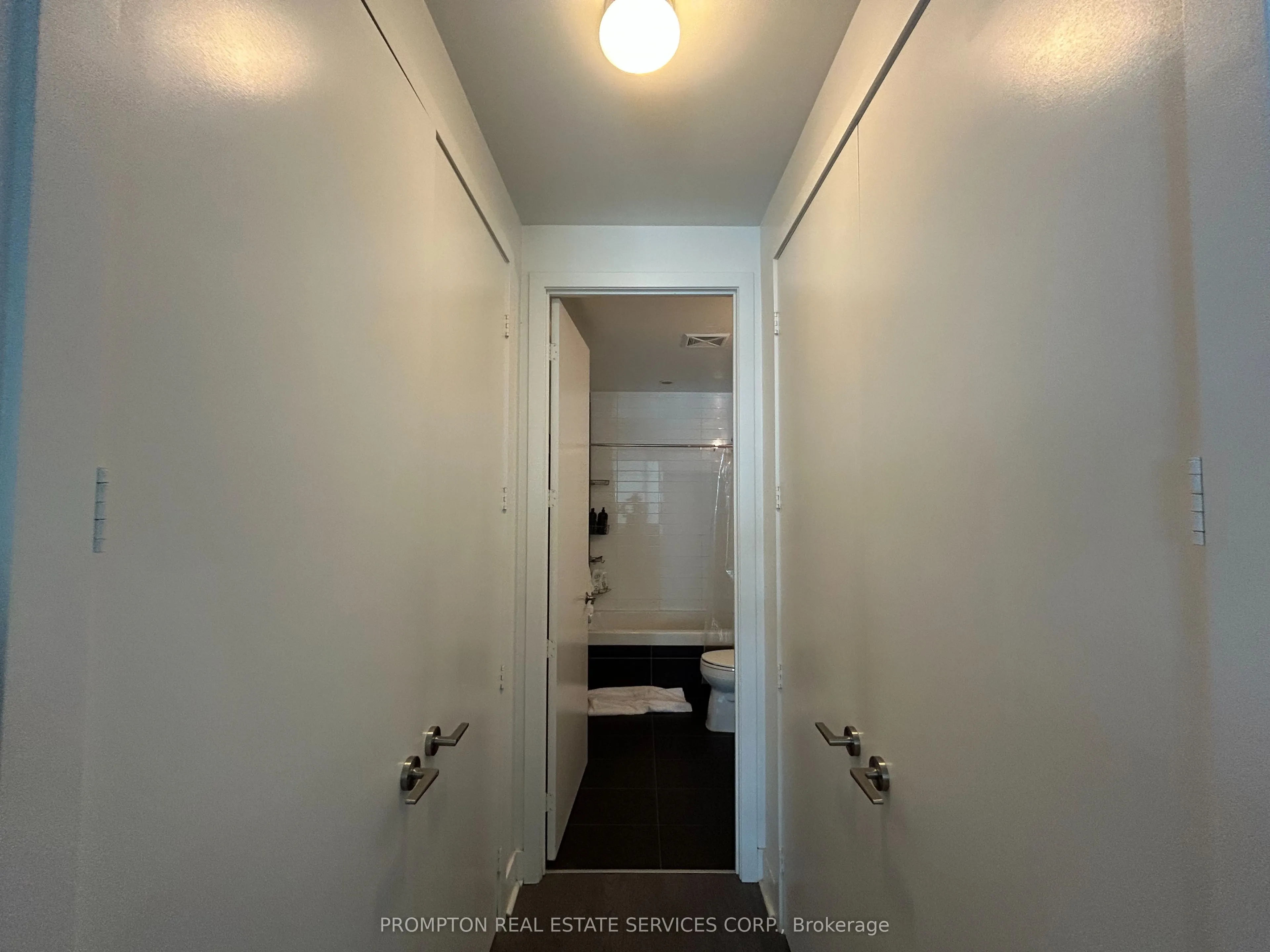 399 Adelaide Street W, #517