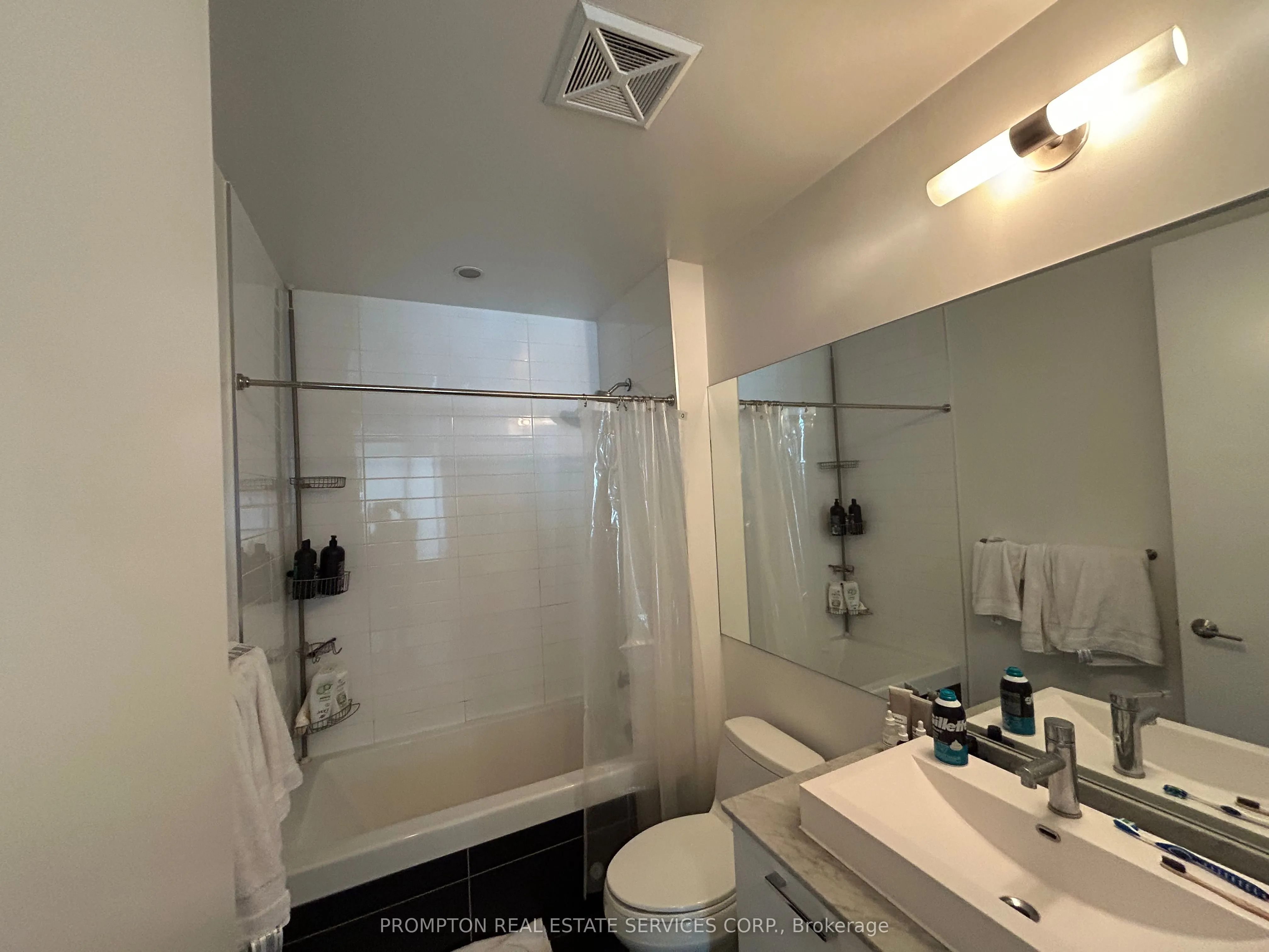 399 Adelaide Street W, #517
