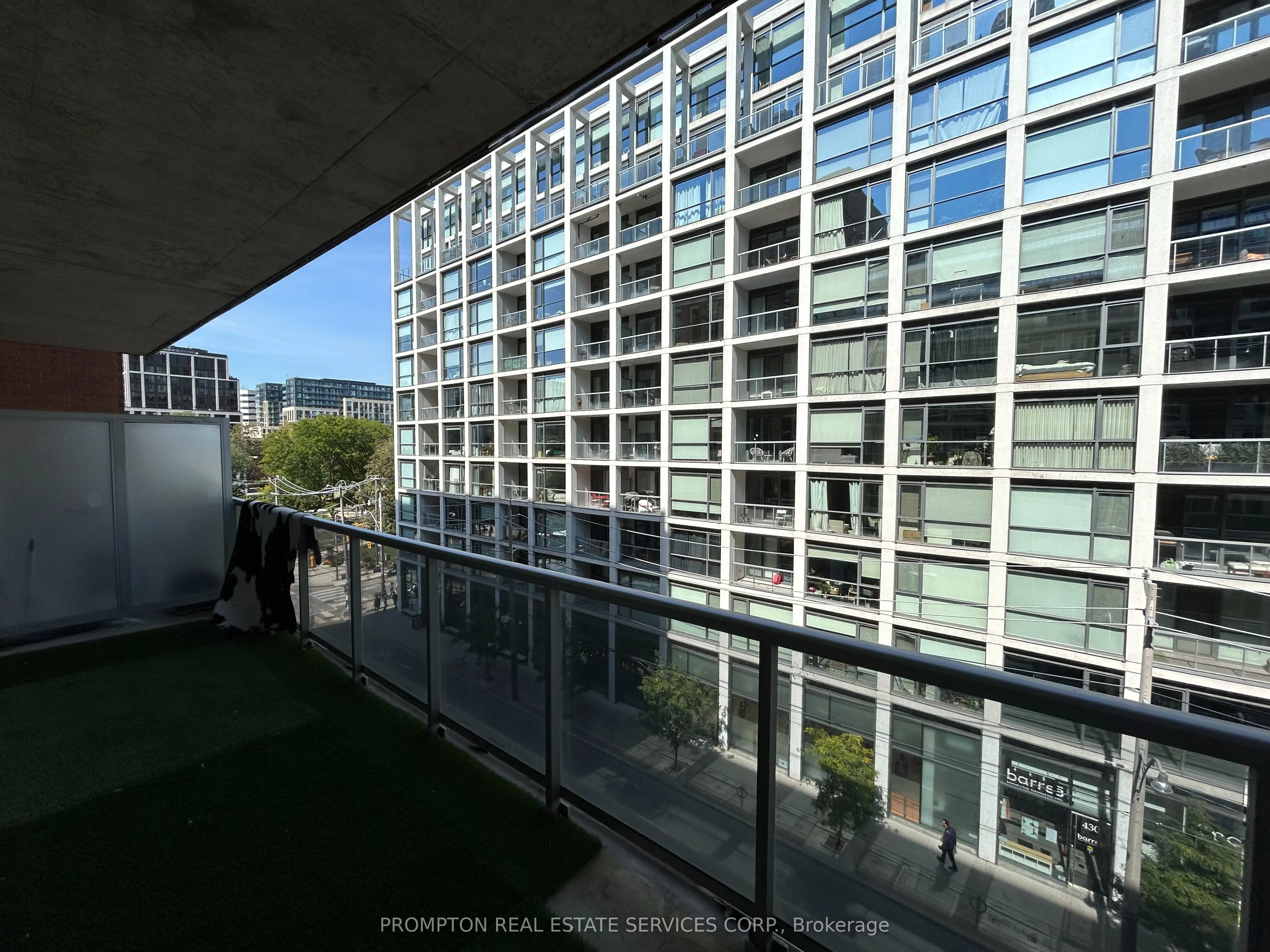 399 Adelaide Street W, #517
