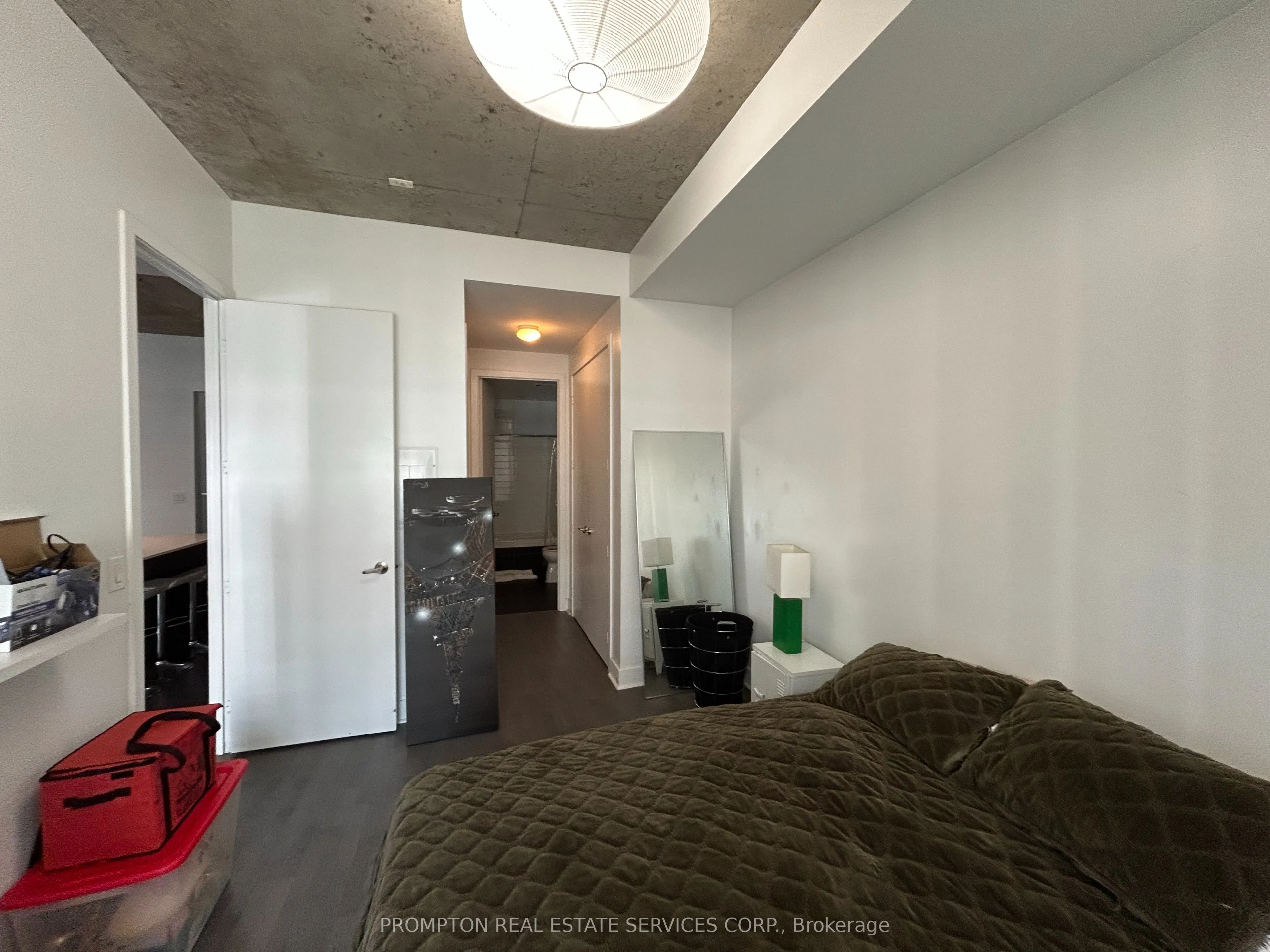 399 Adelaide Street W, #517