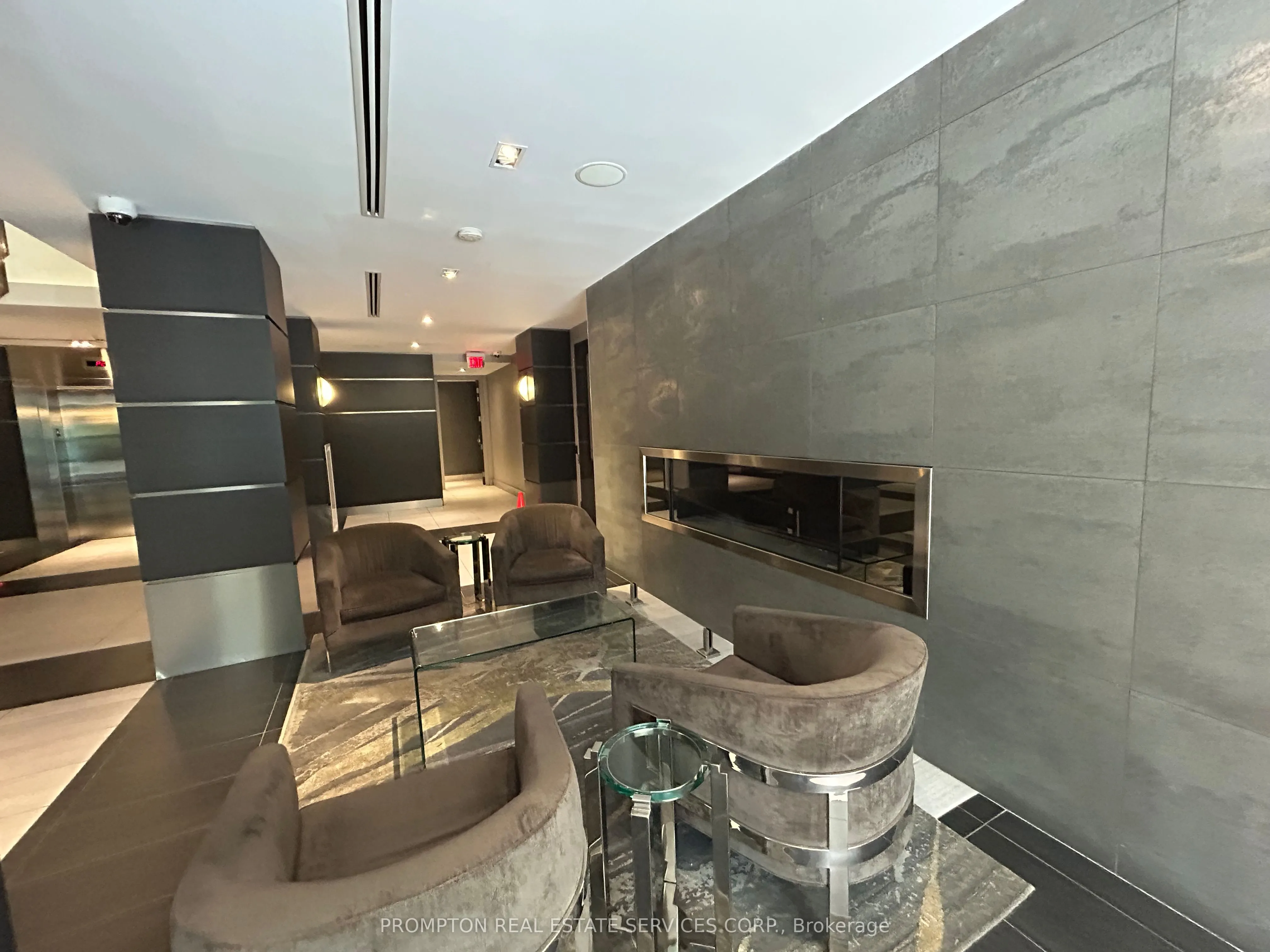 399 Adelaide Street W, #517