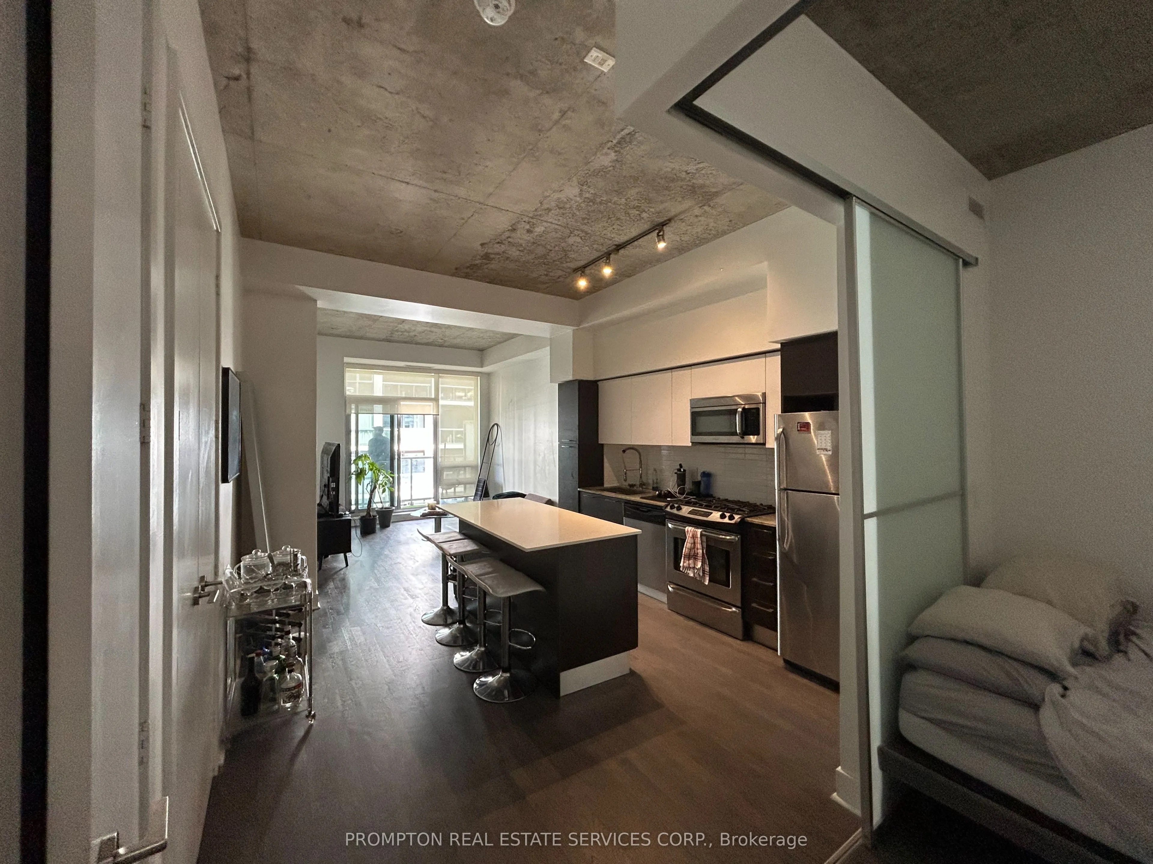 399 Adelaide Street W, #517