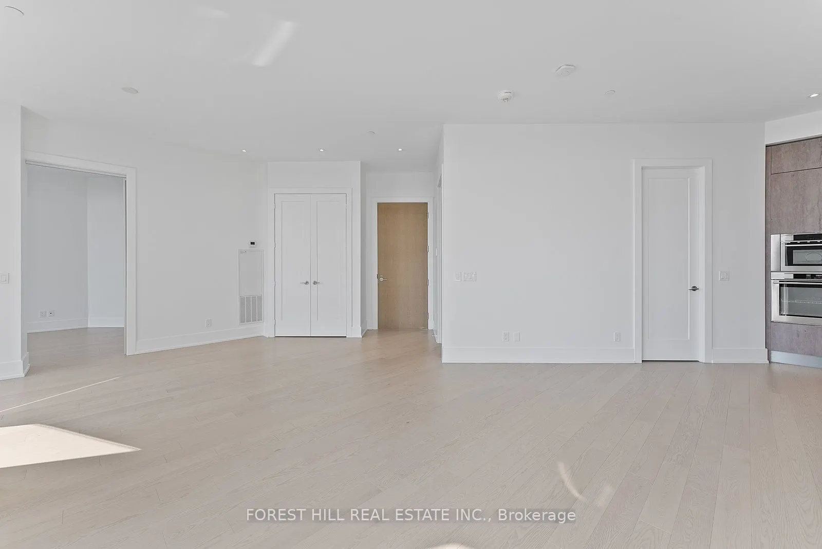 1 Edgewater Drive, #SPH #07