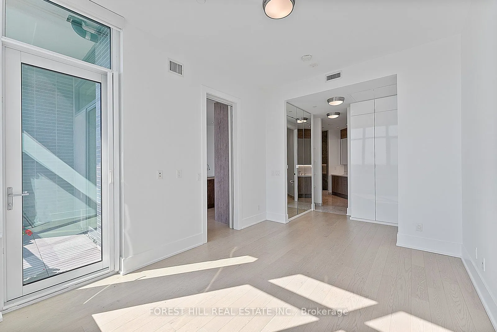 1 Edgewater Drive, #SPH #07