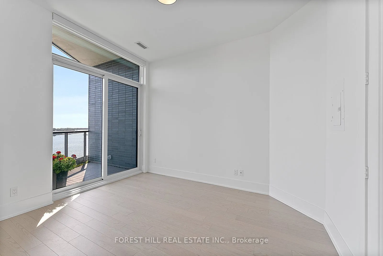1 Edgewater Drive, #SPH #07