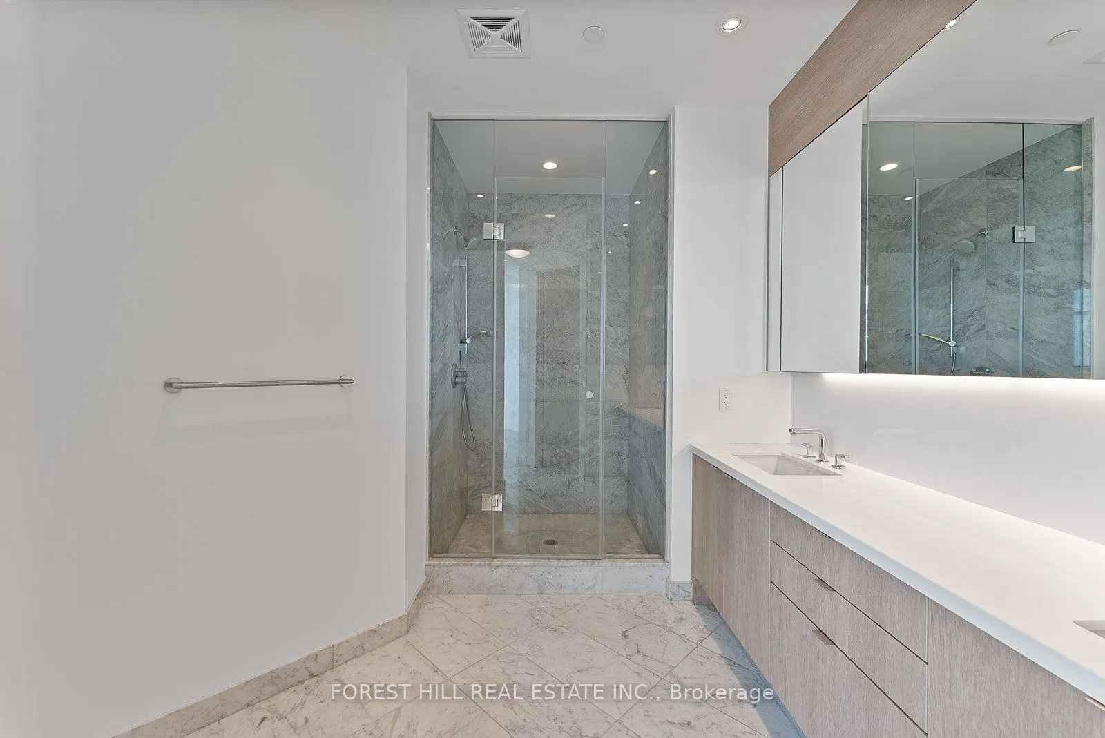 1 Edgewater Drive, #SPH #07