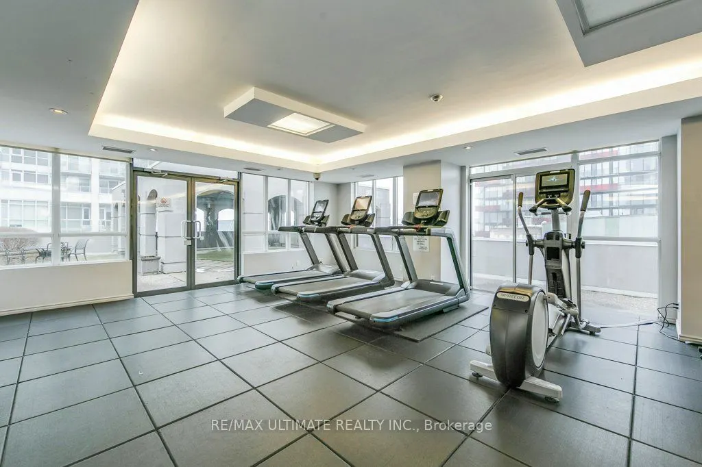 140 Simcoe Street, #1004