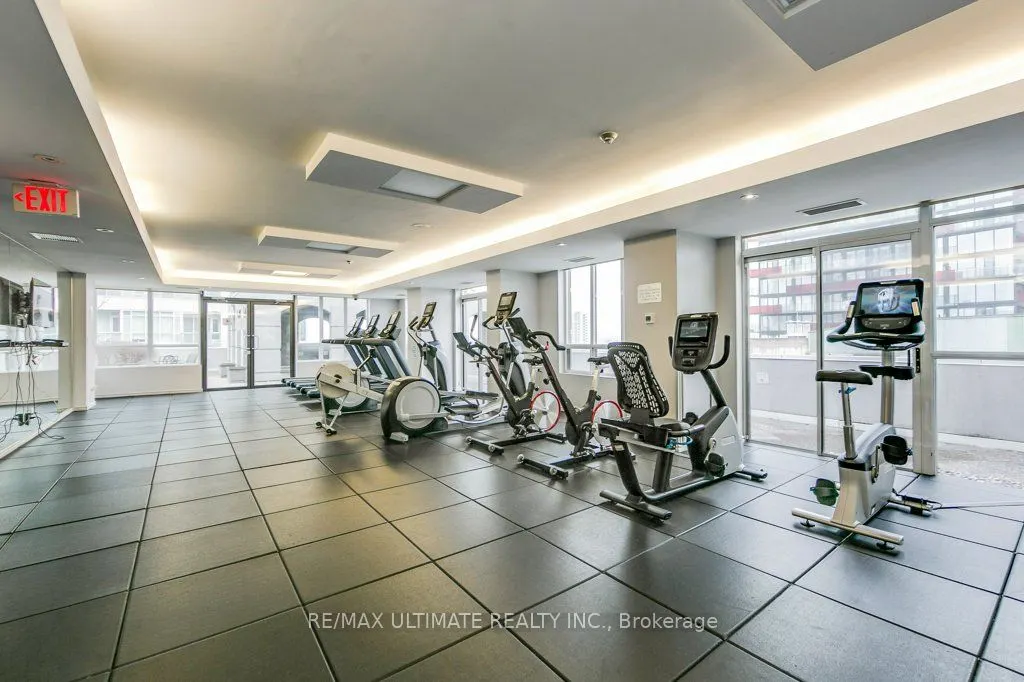 140 Simcoe Street, #1004