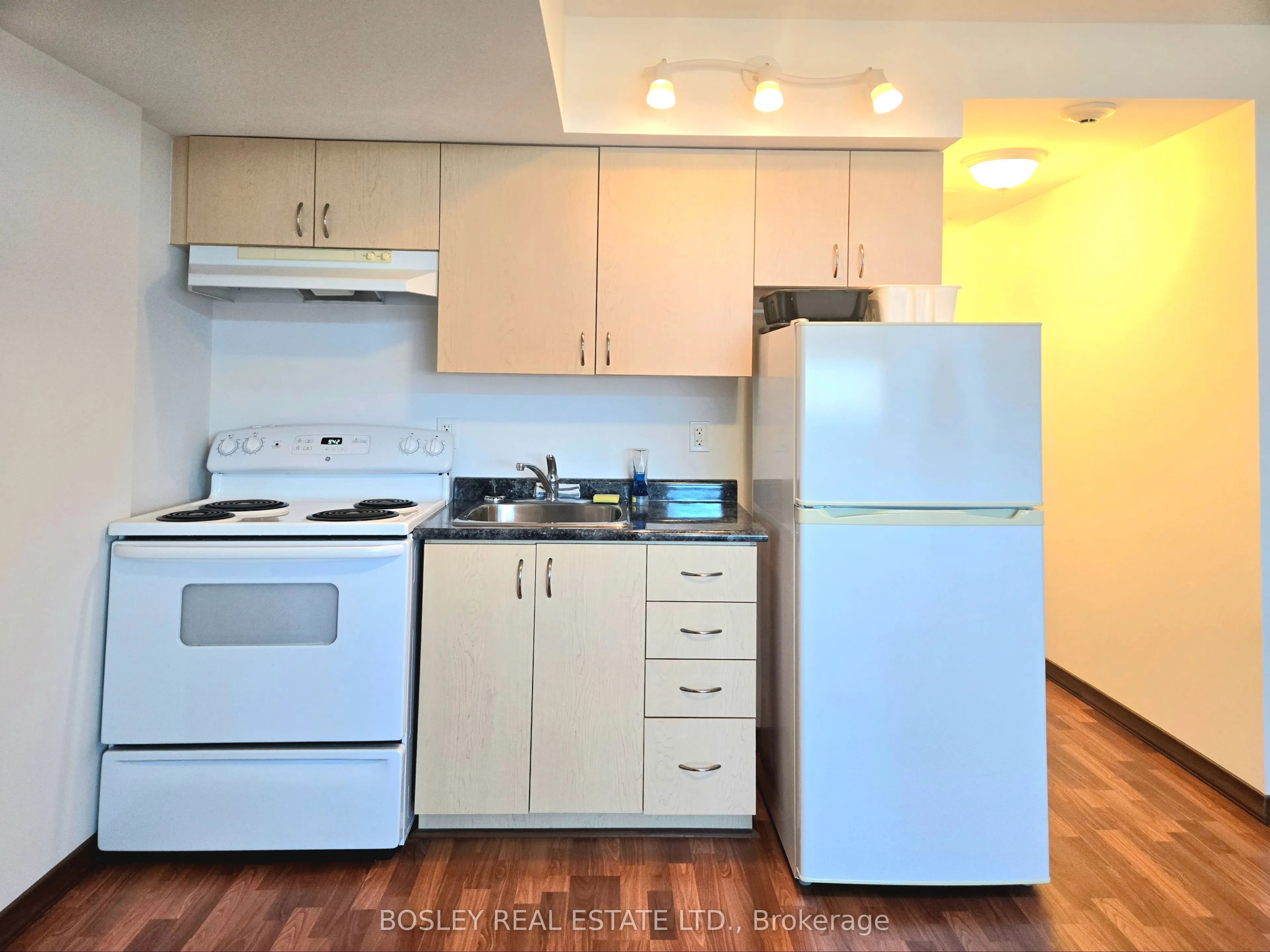 15 Maplewood Avenue, #702