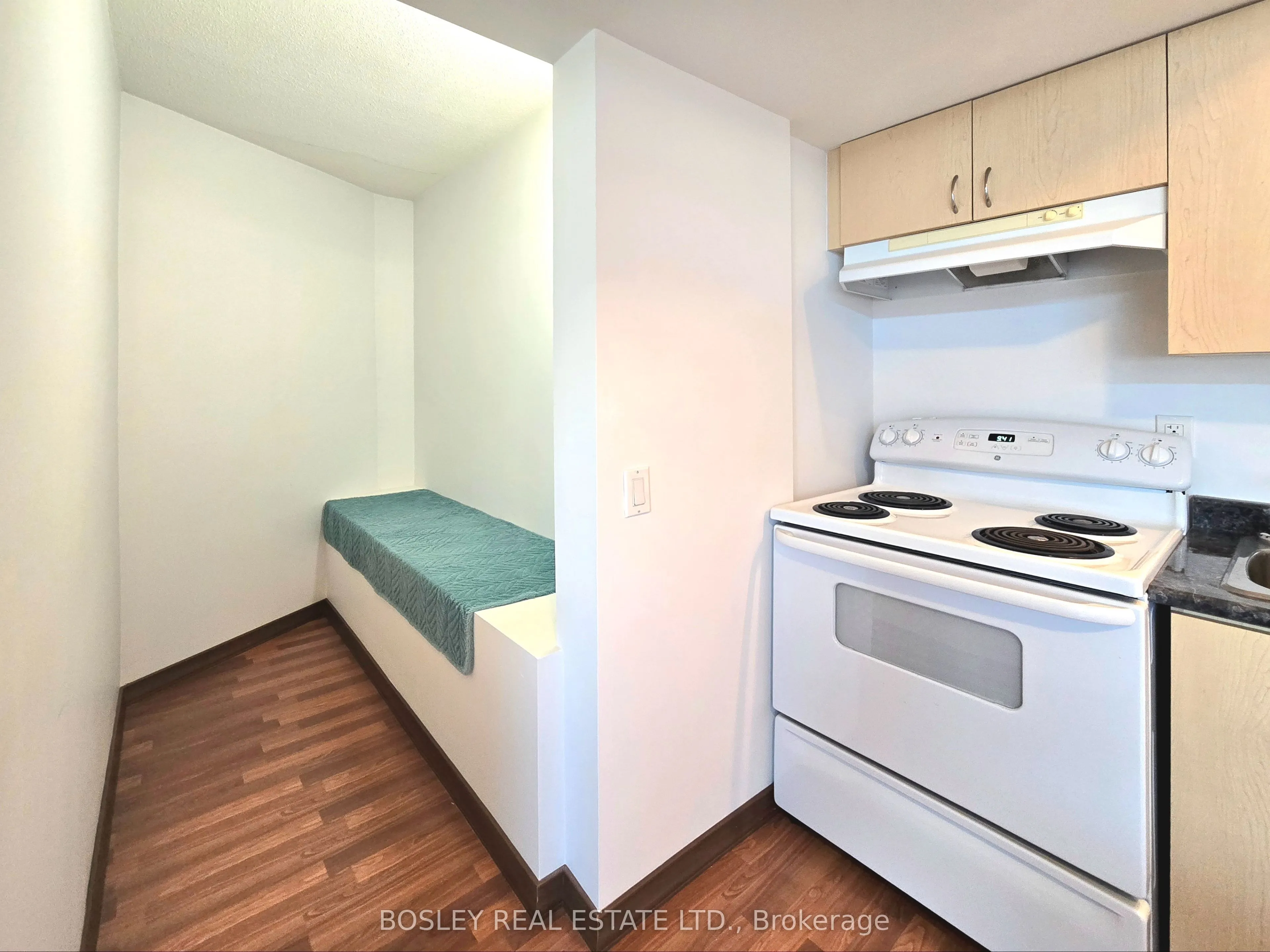 15 Maplewood Avenue, #702