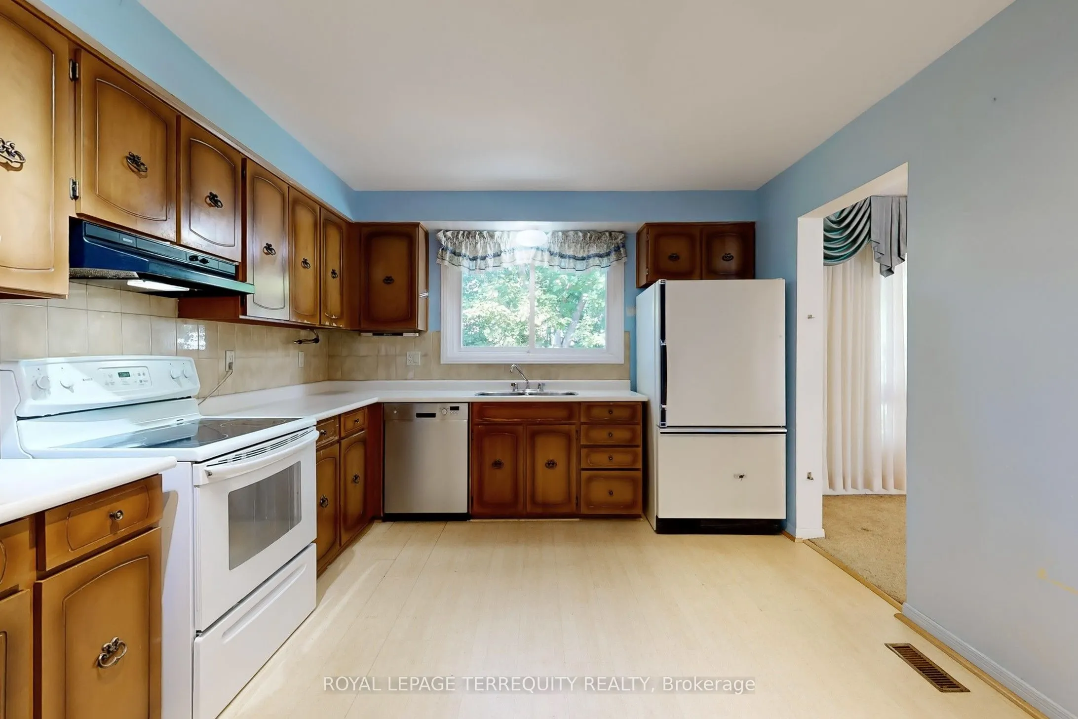 6 Tepee Court