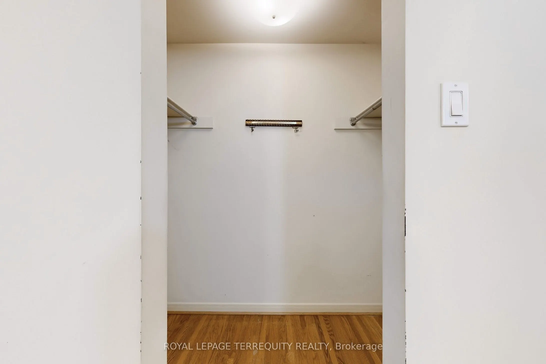6 Tepee Court