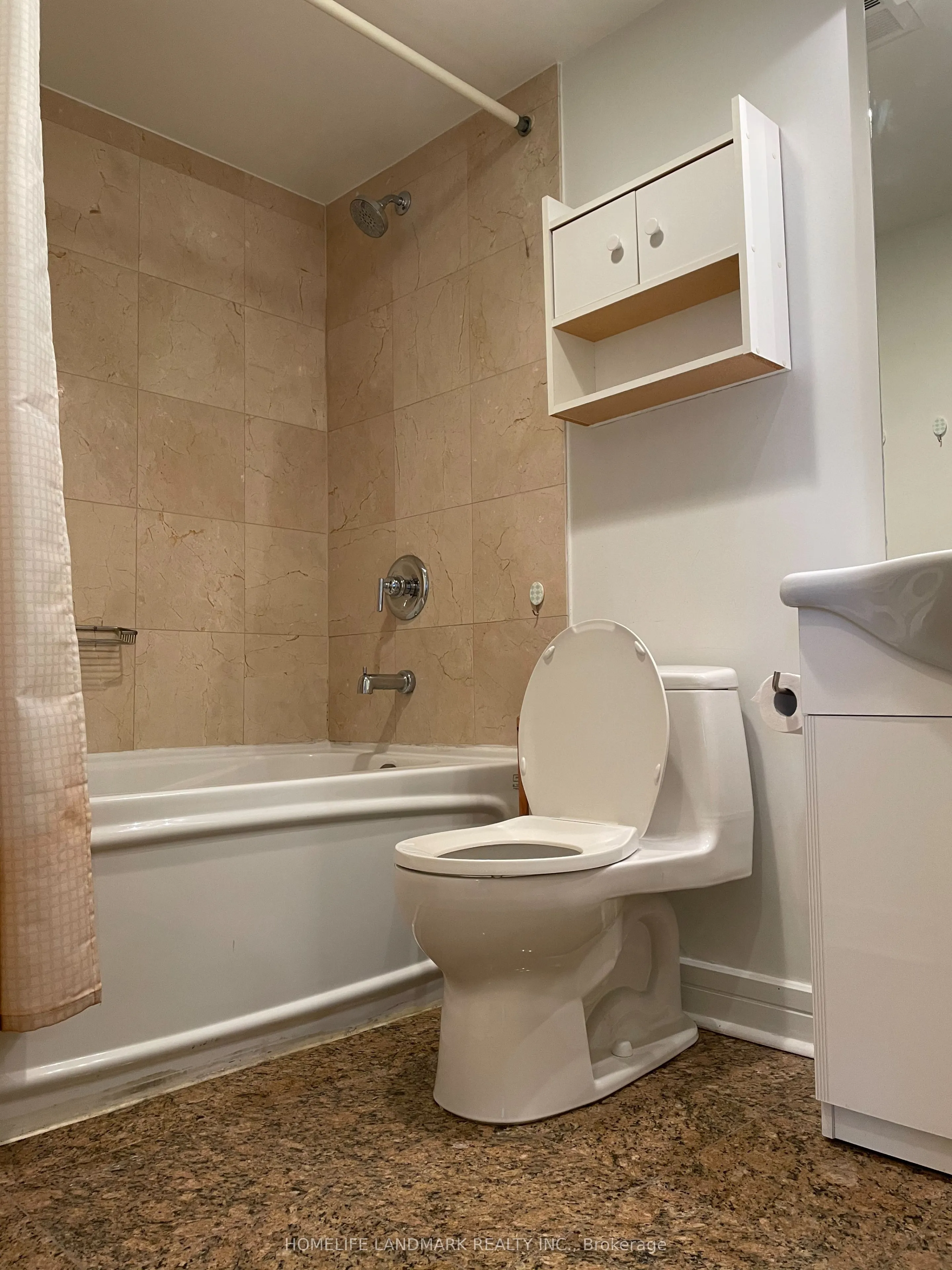 18 HARRISON GARDEN Boulevard, #707