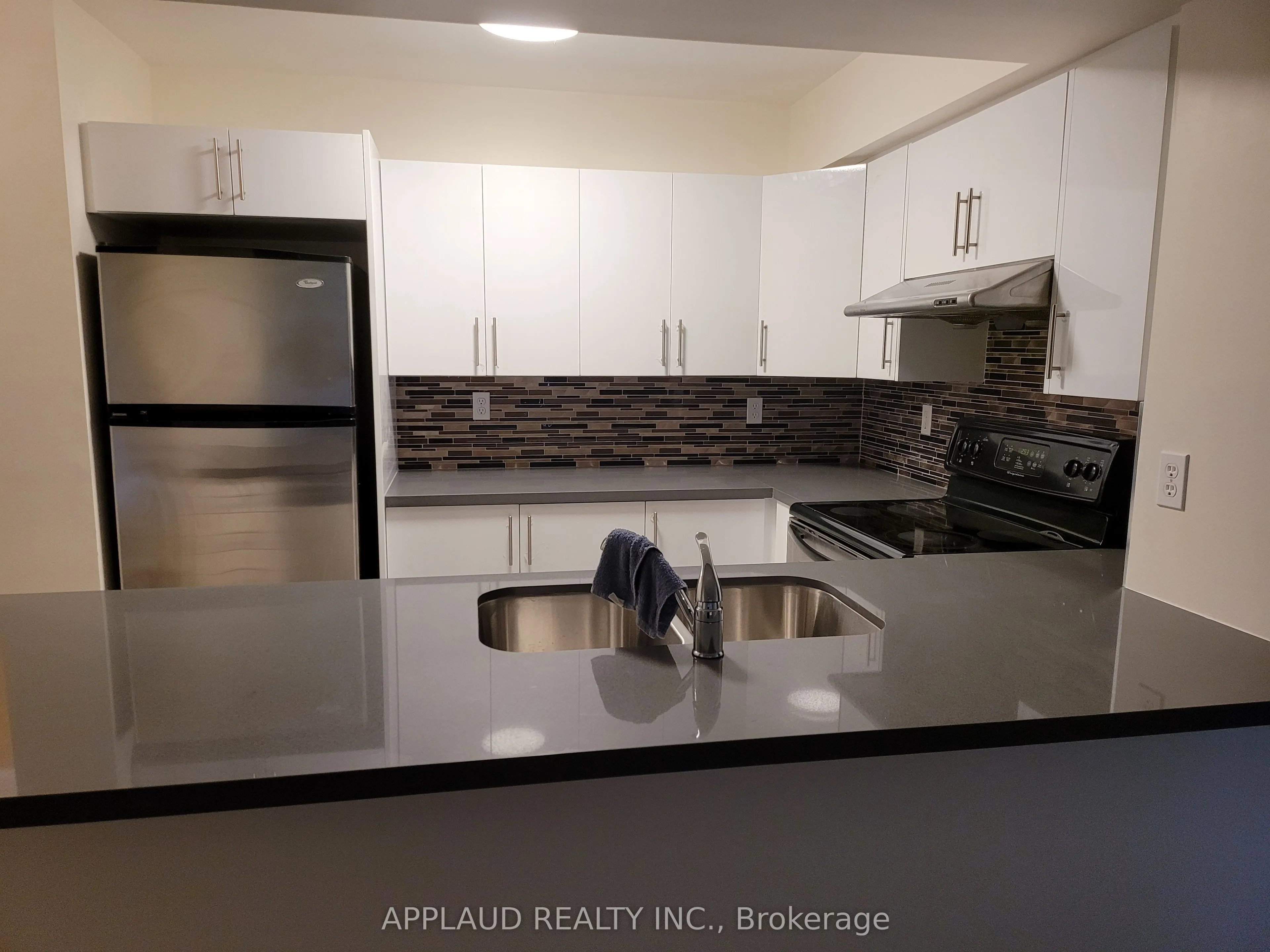 5 Rosehill Avenue, #203
