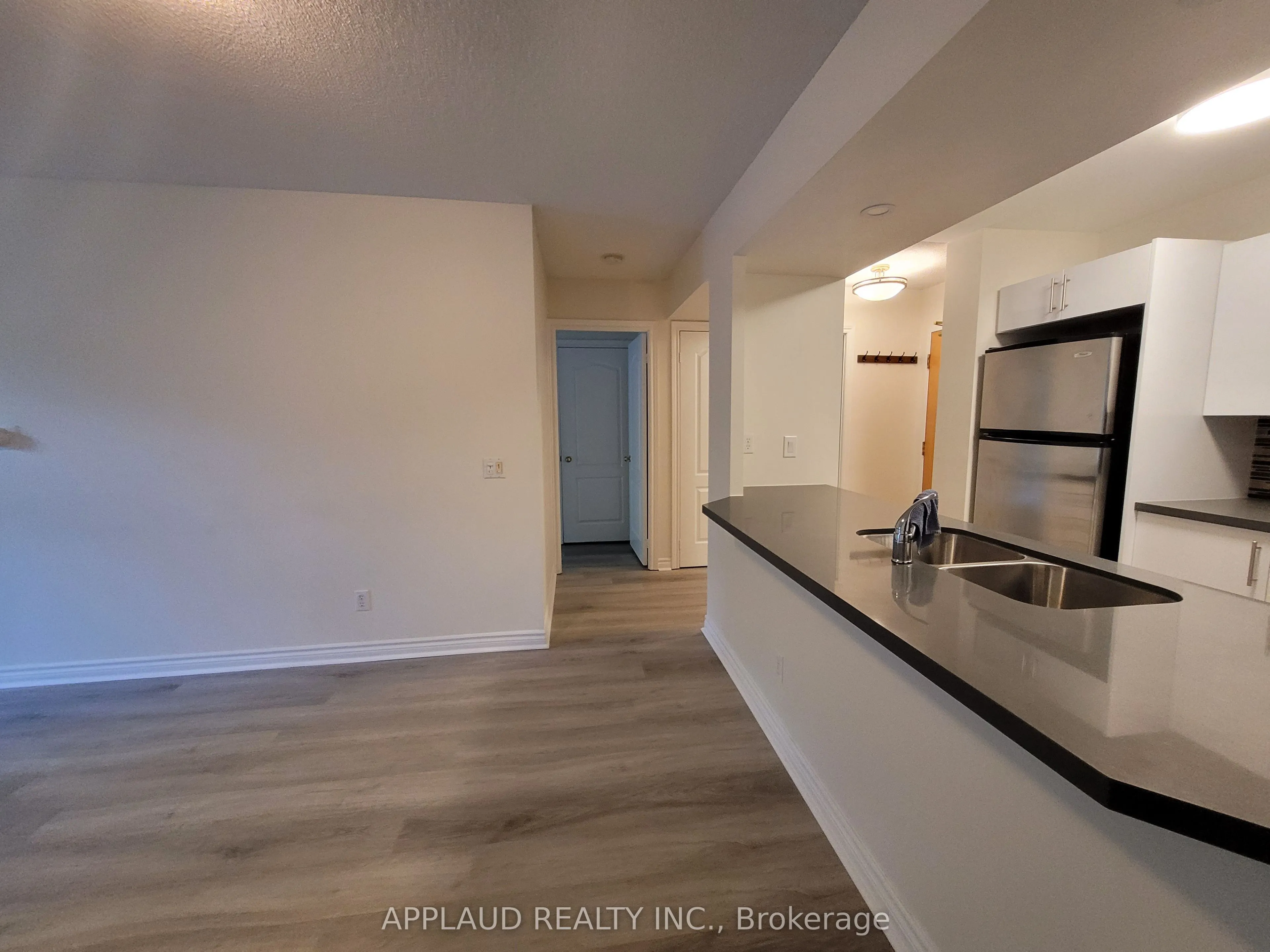 5 Rosehill Avenue, #203