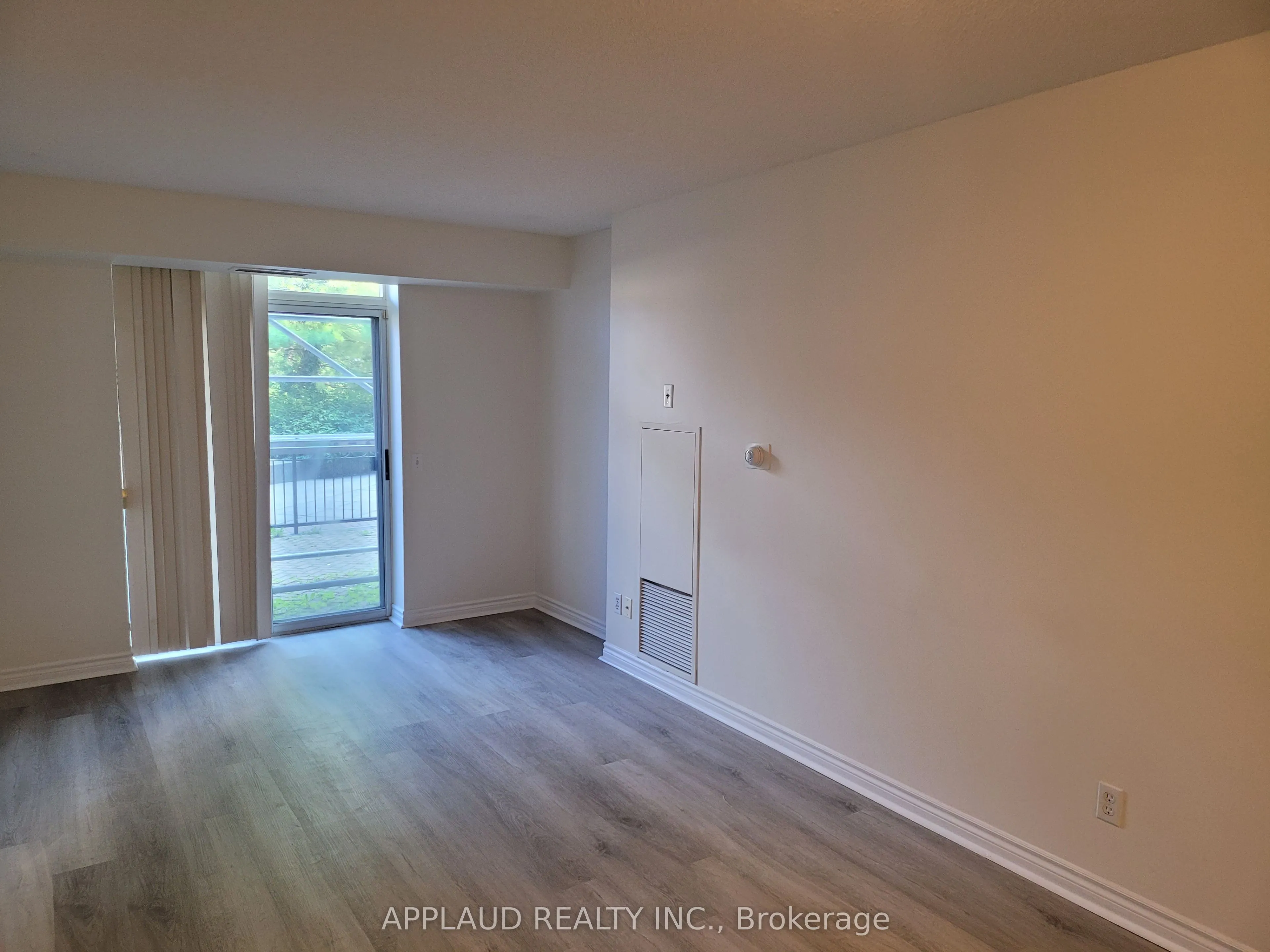 5 Rosehill Avenue, #203