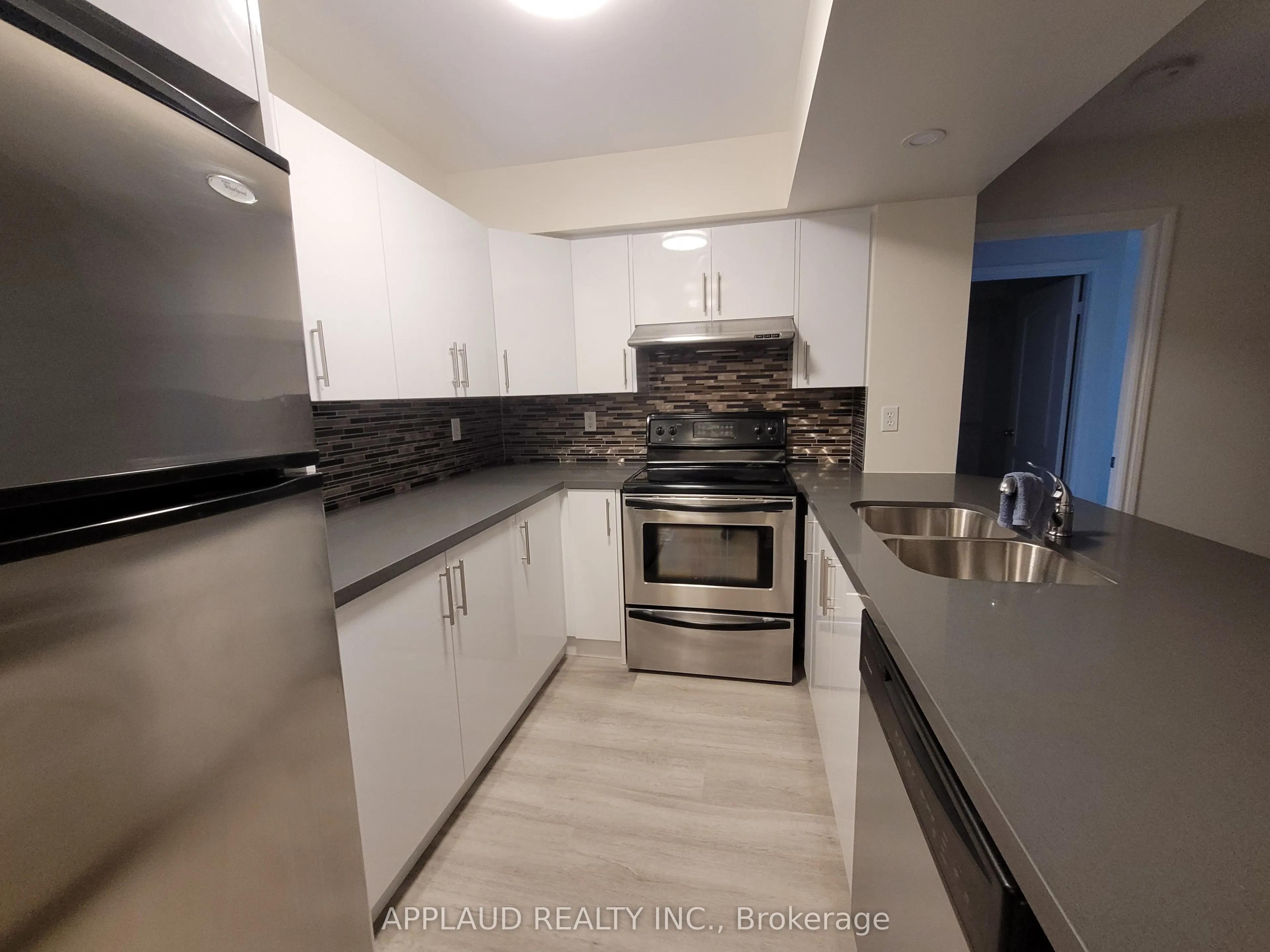 5 Rosehill Avenue, #203