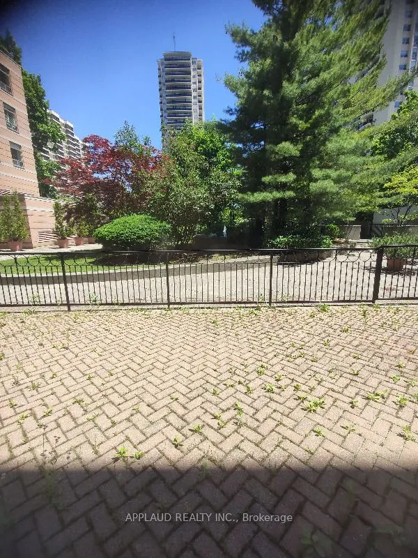 5 Rosehill Avenue, #203