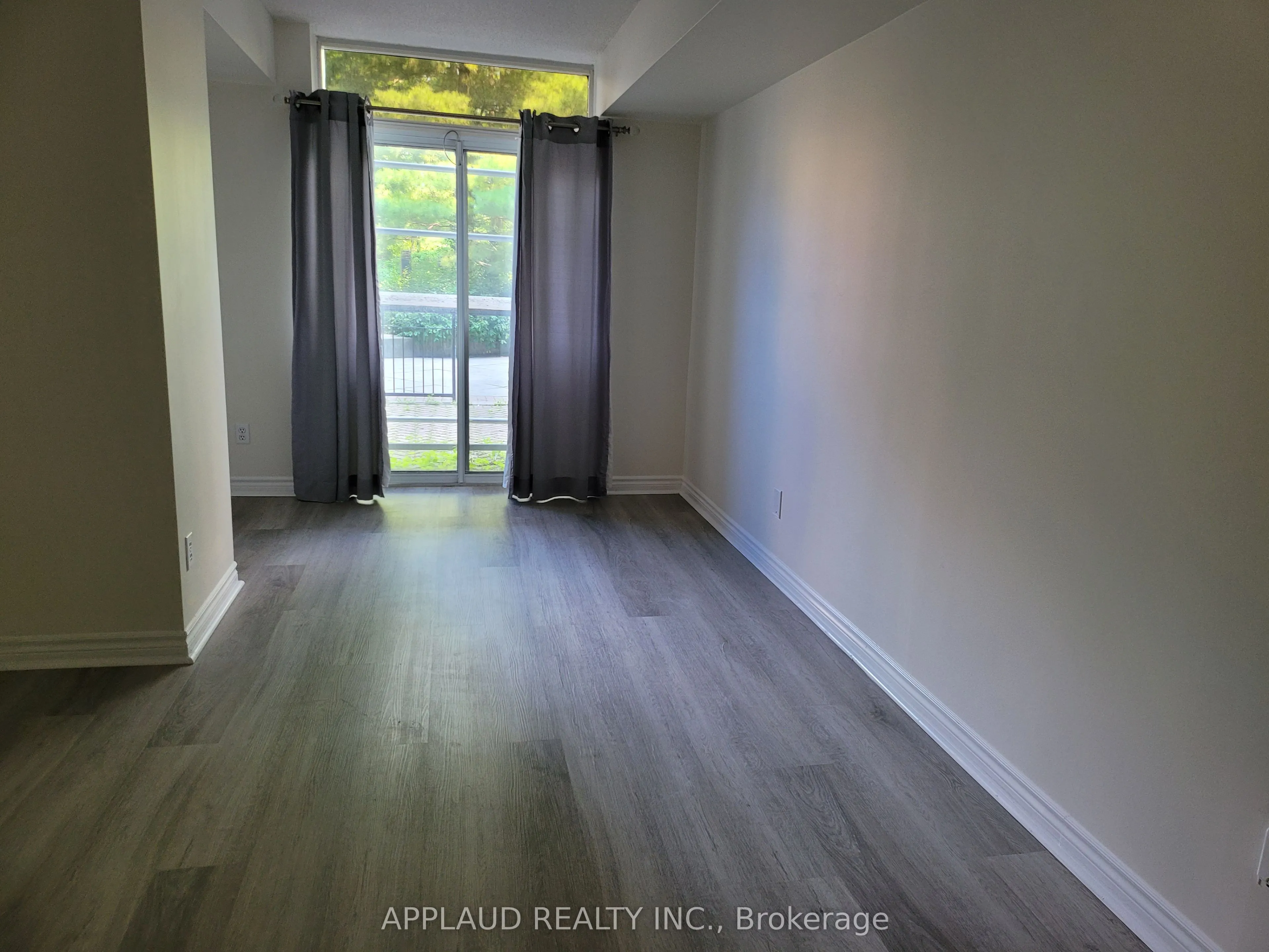 5 Rosehill Avenue, #203