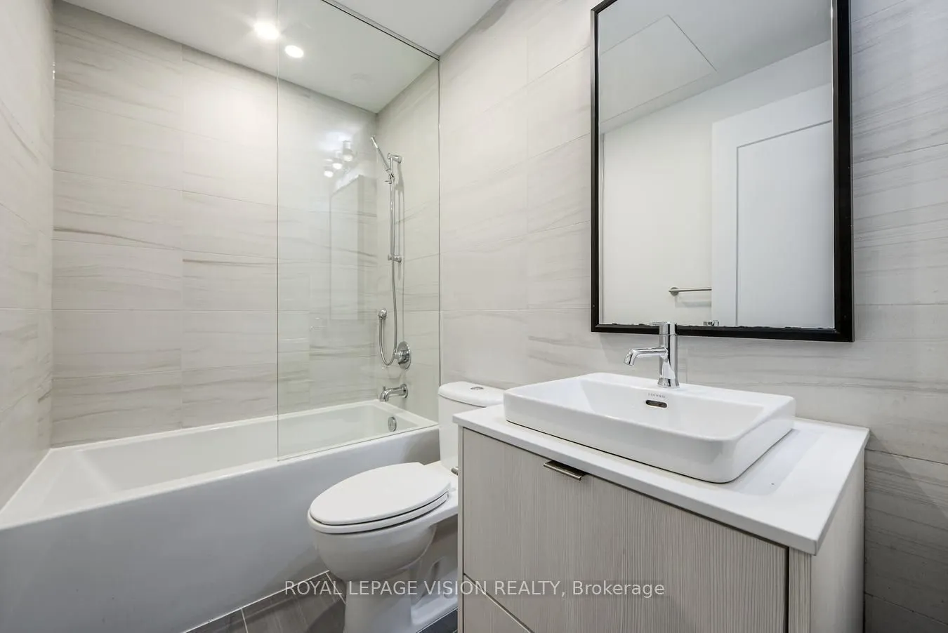 280 Howland Avenue, #301