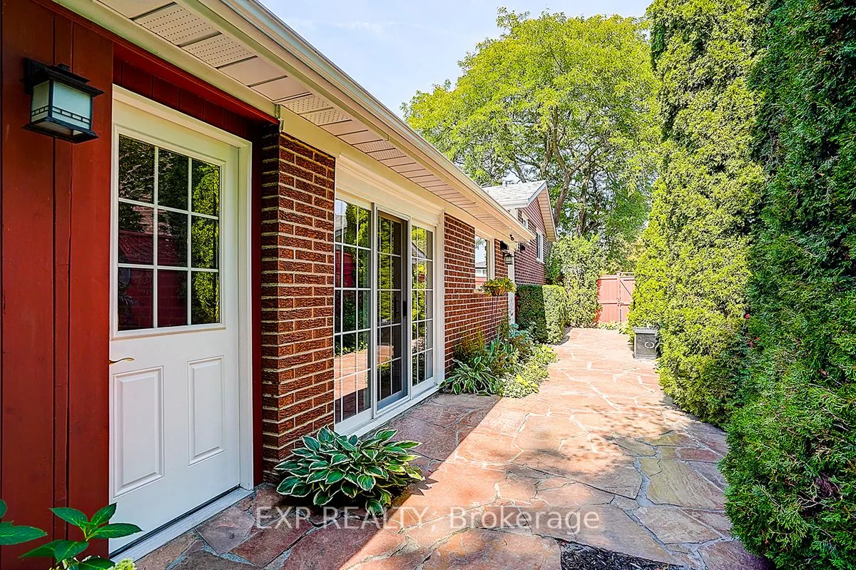 62 Kempsell Crescent
