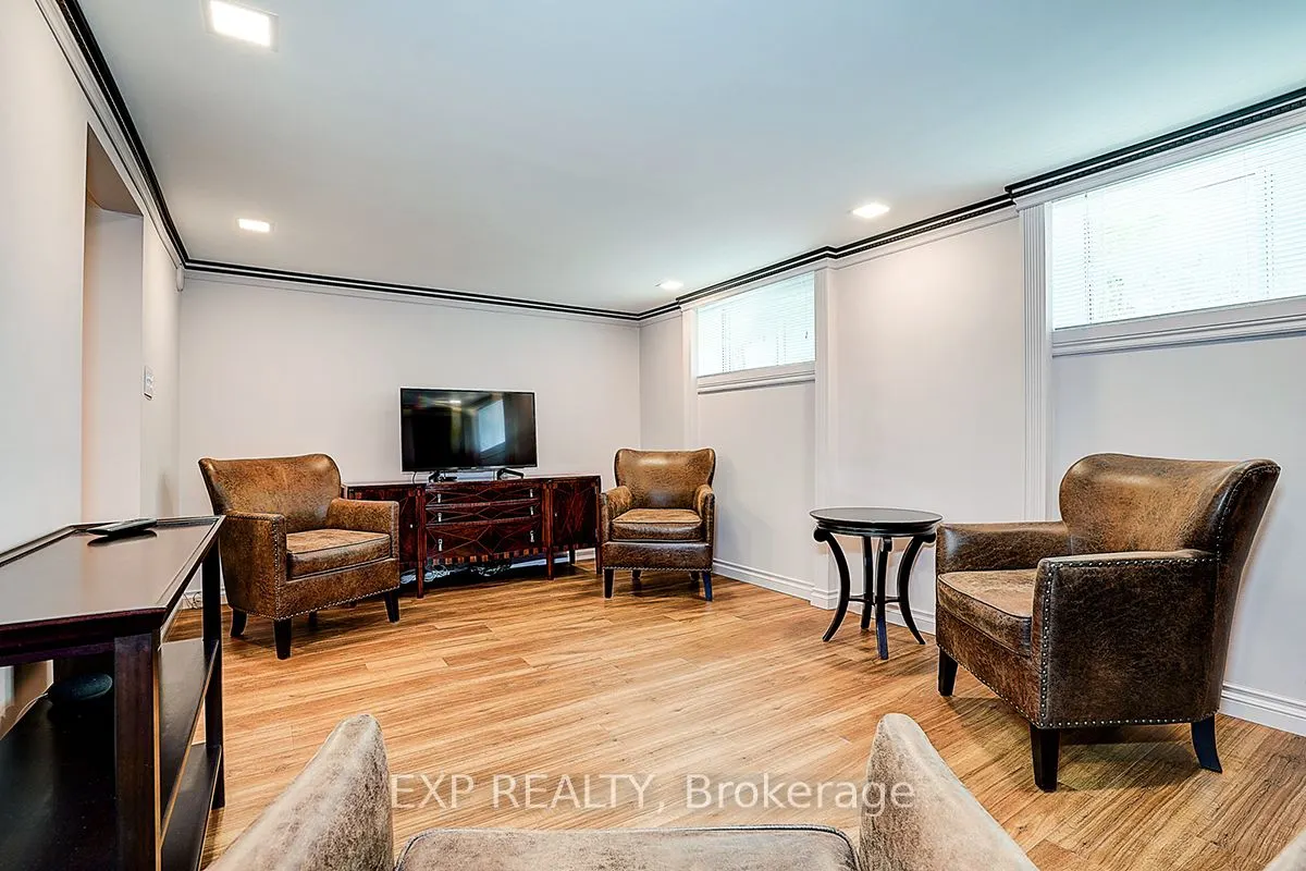 62 Kempsell Crescent
