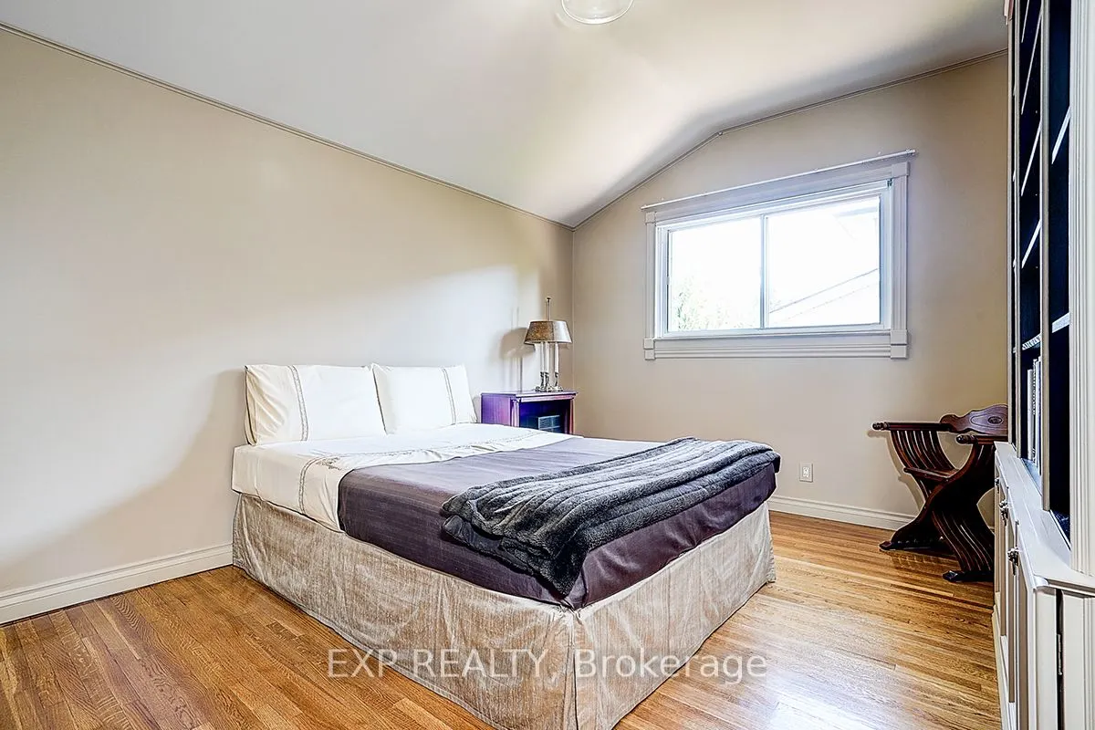 62 Kempsell Crescent