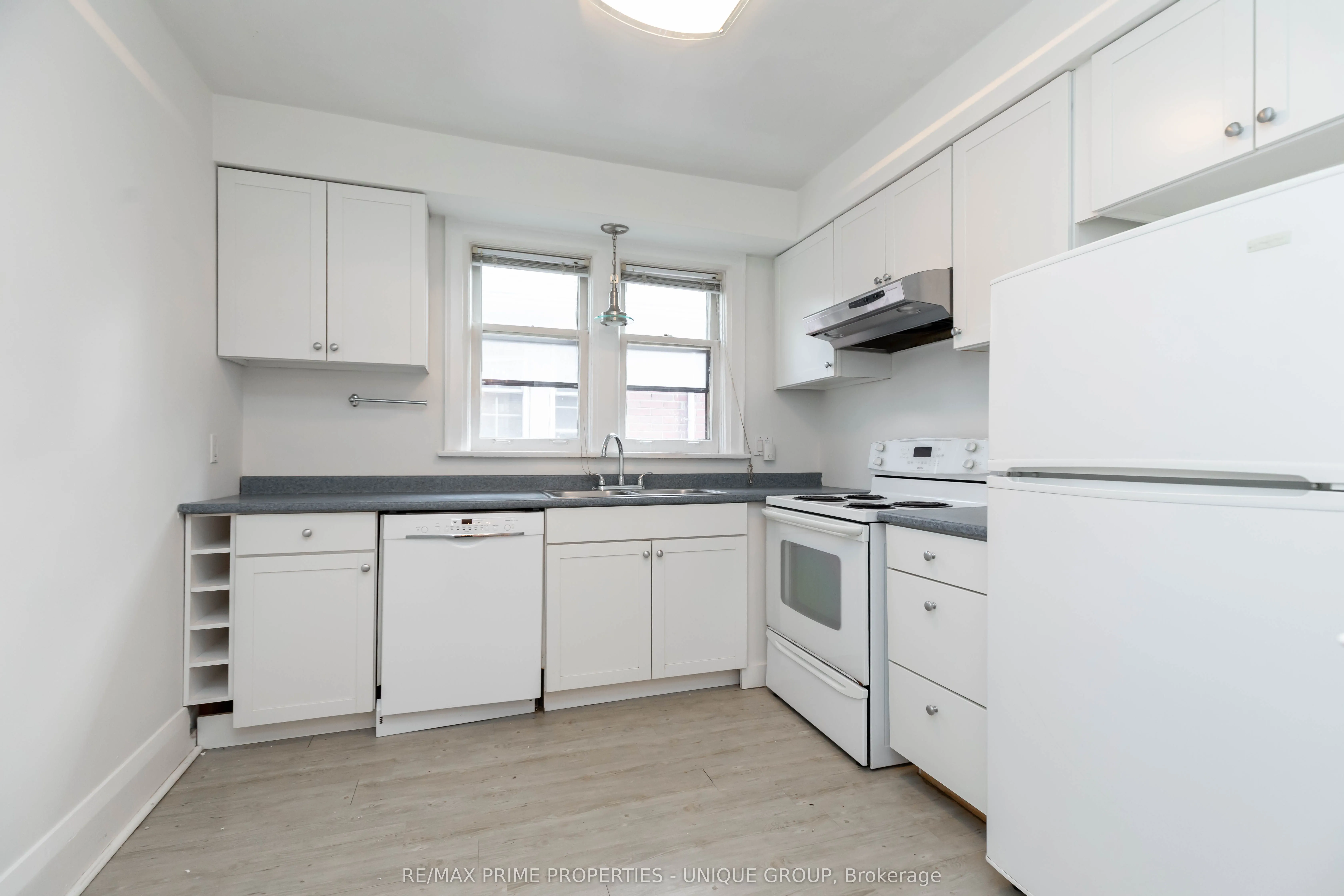 66 Burnaby Boulevard