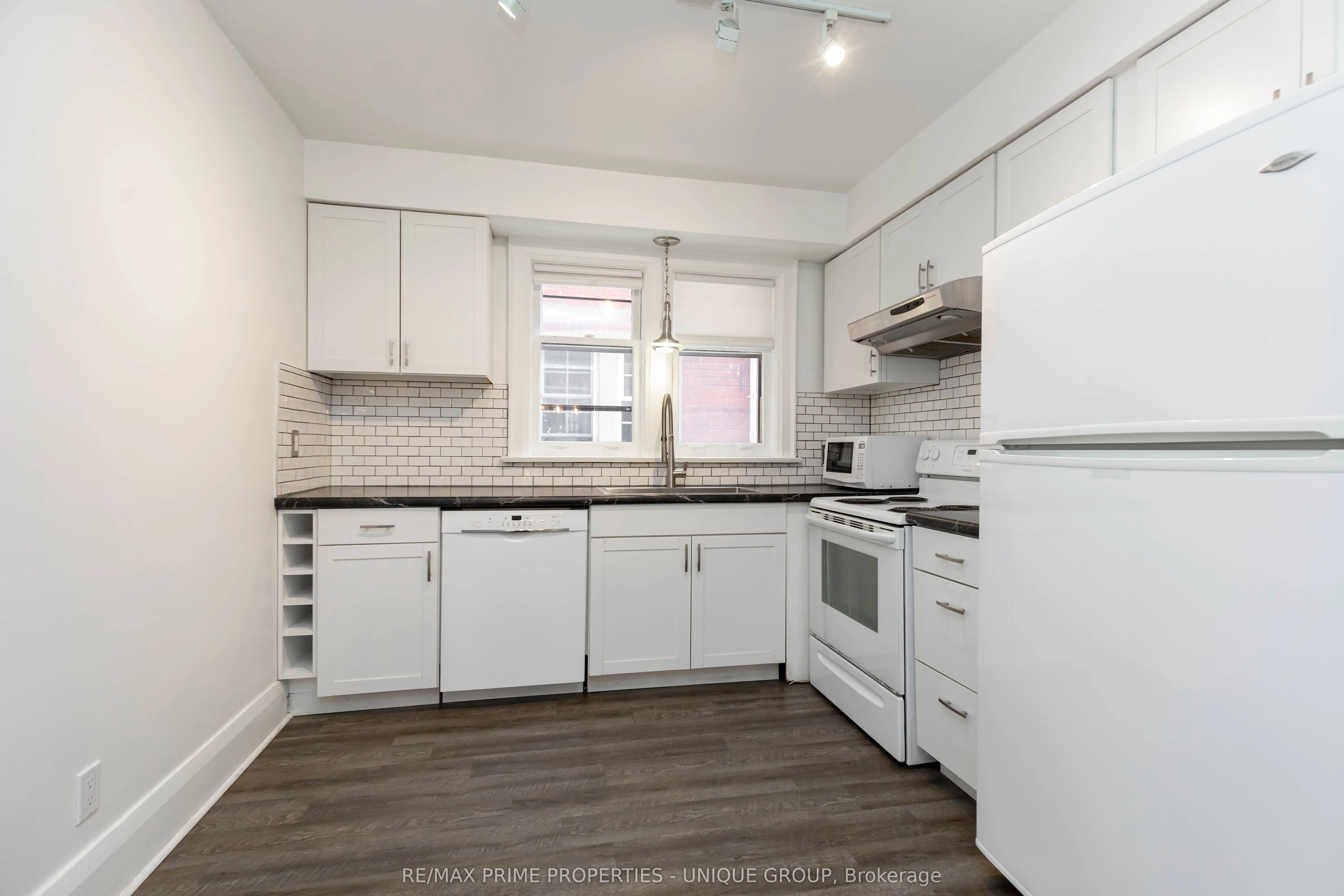 66 Burnaby Boulevard