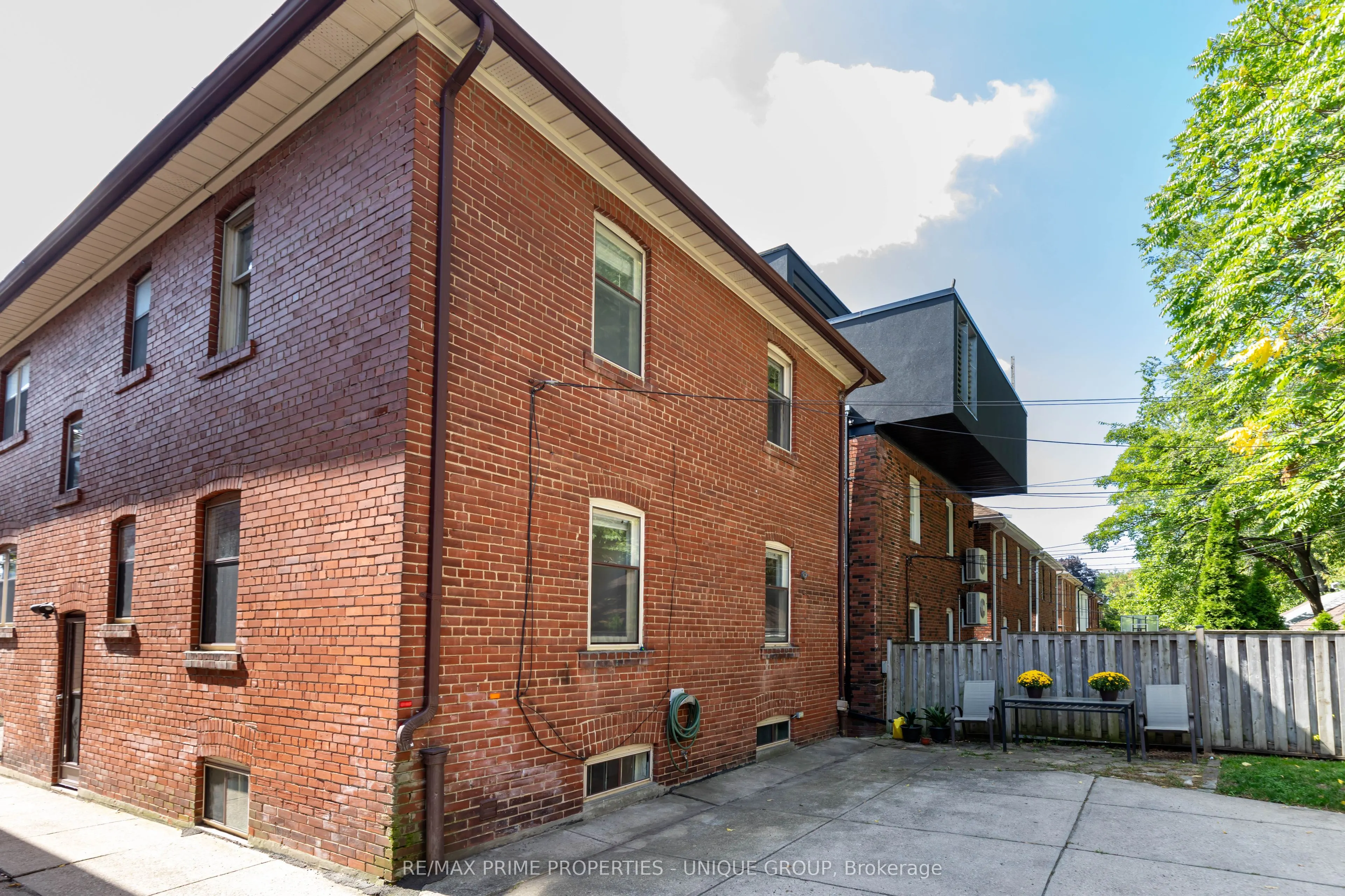 66 Burnaby Boulevard