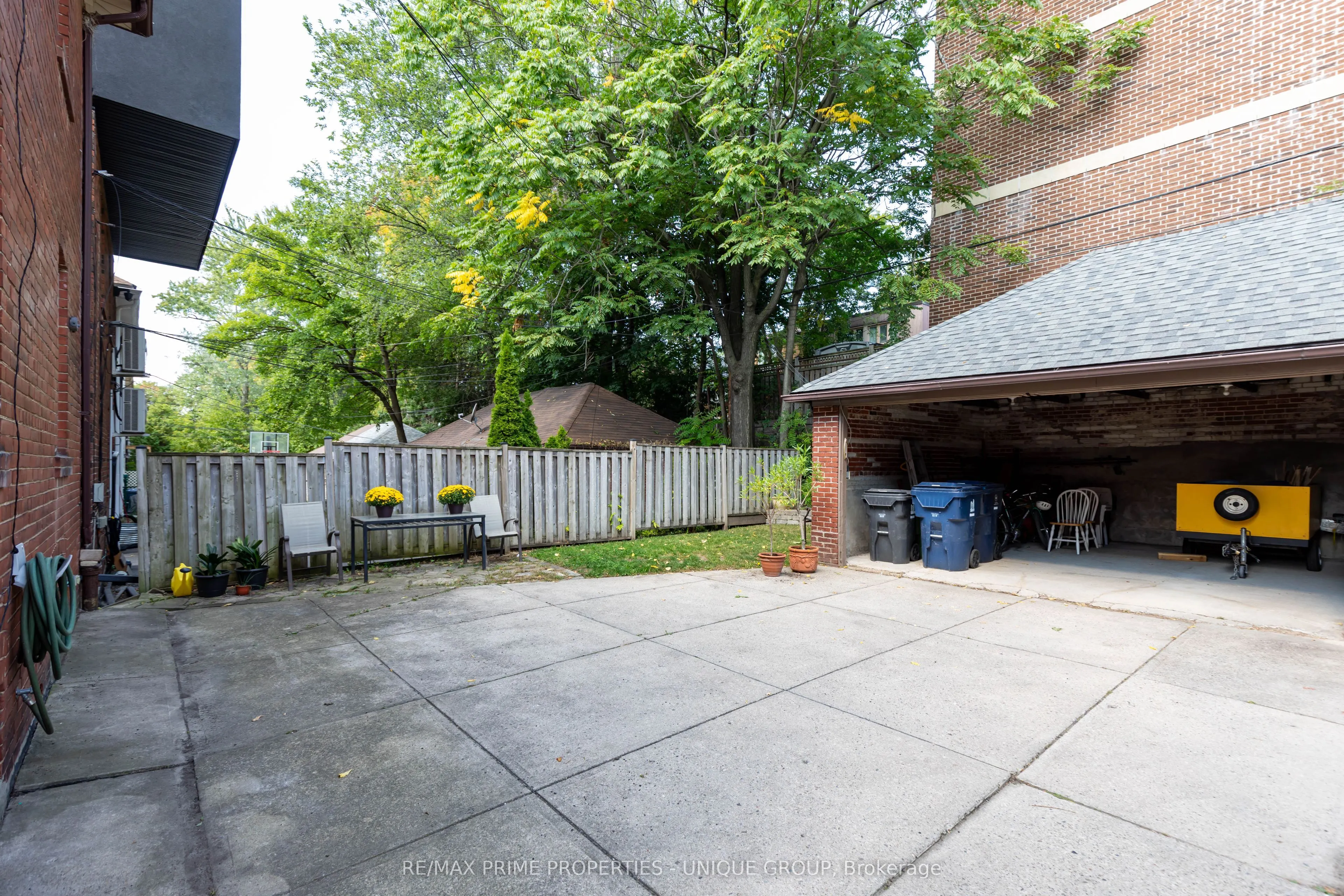 66 Burnaby Boulevard