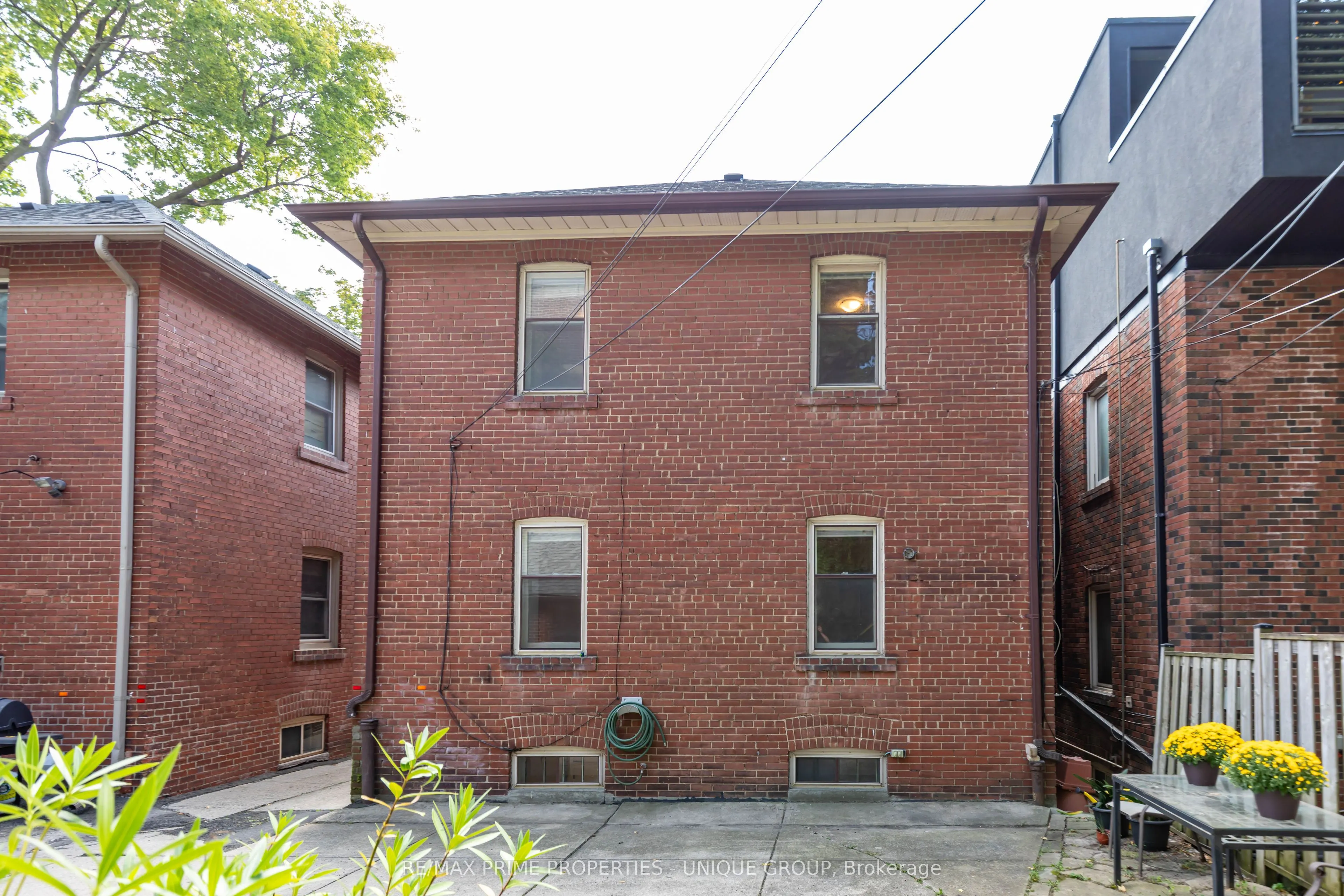 66 Burnaby Boulevard