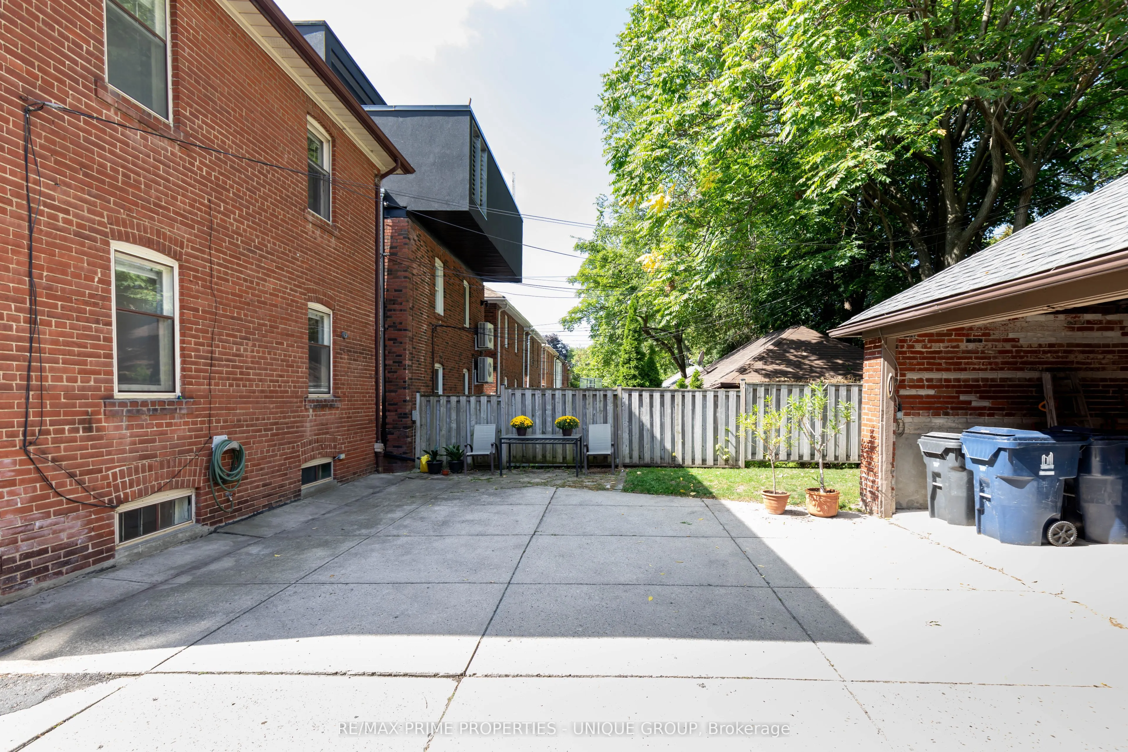 66 Burnaby Boulevard