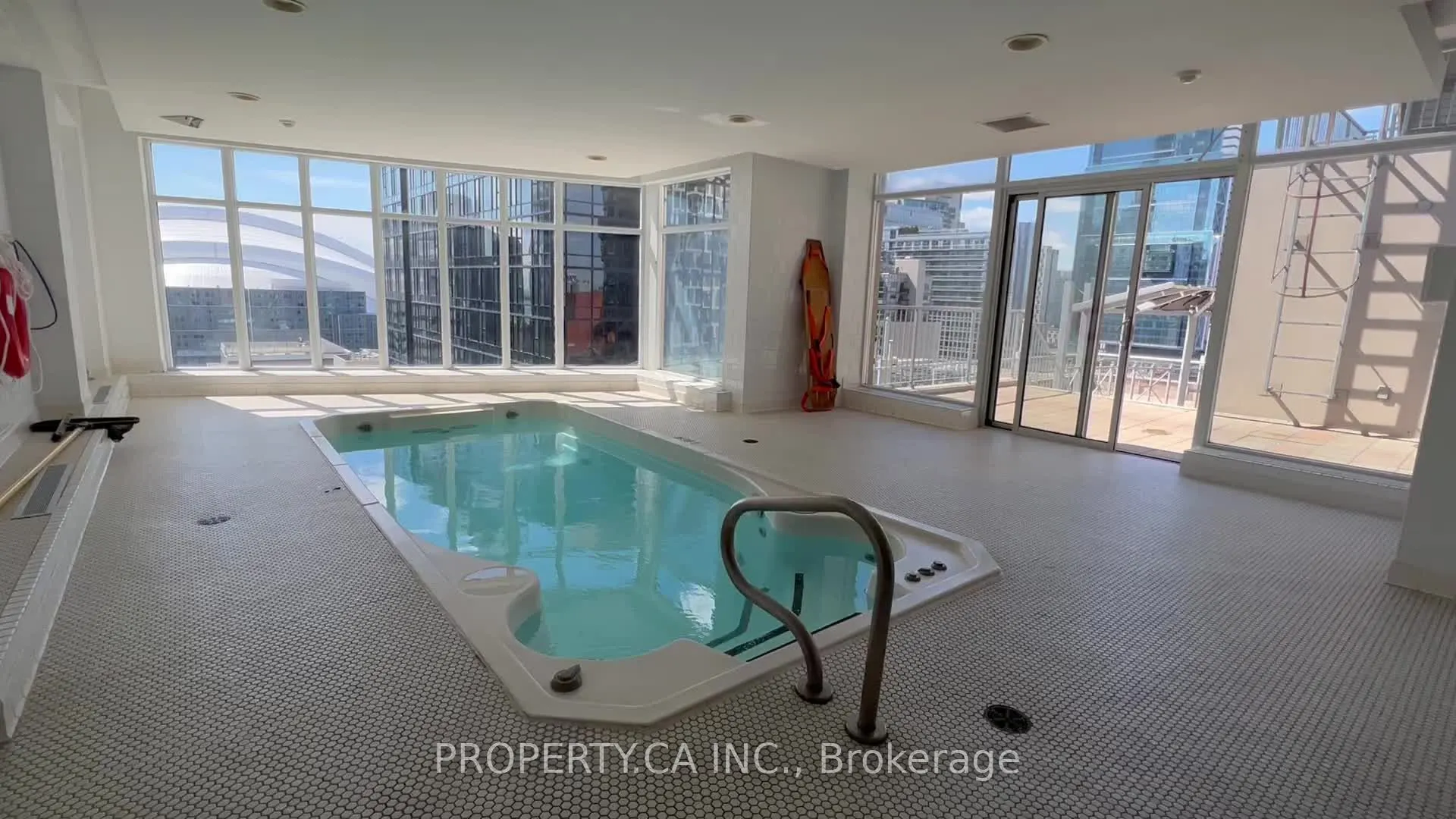 250 Wellington Street W, #1029