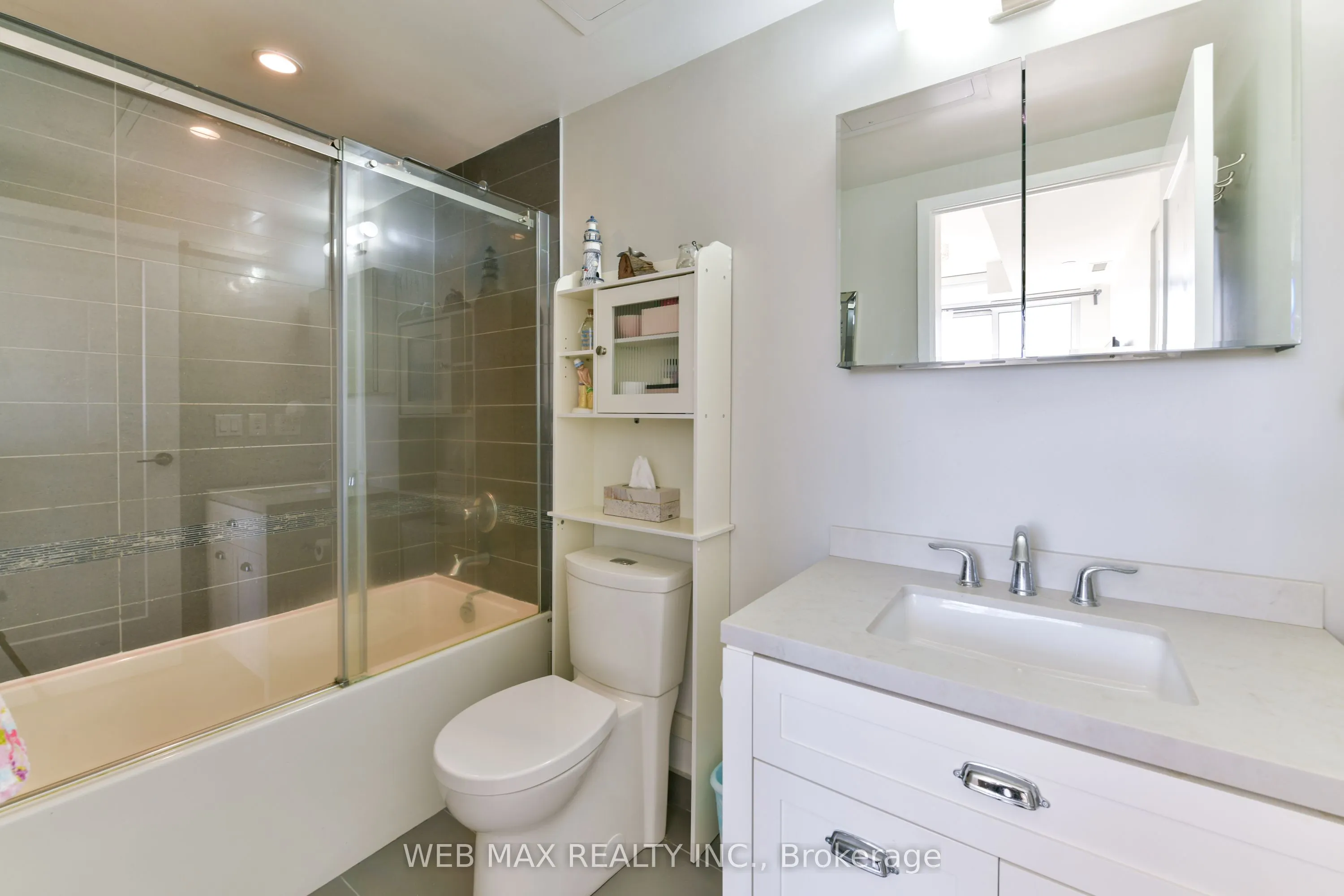 25 Malcolm Road, #501