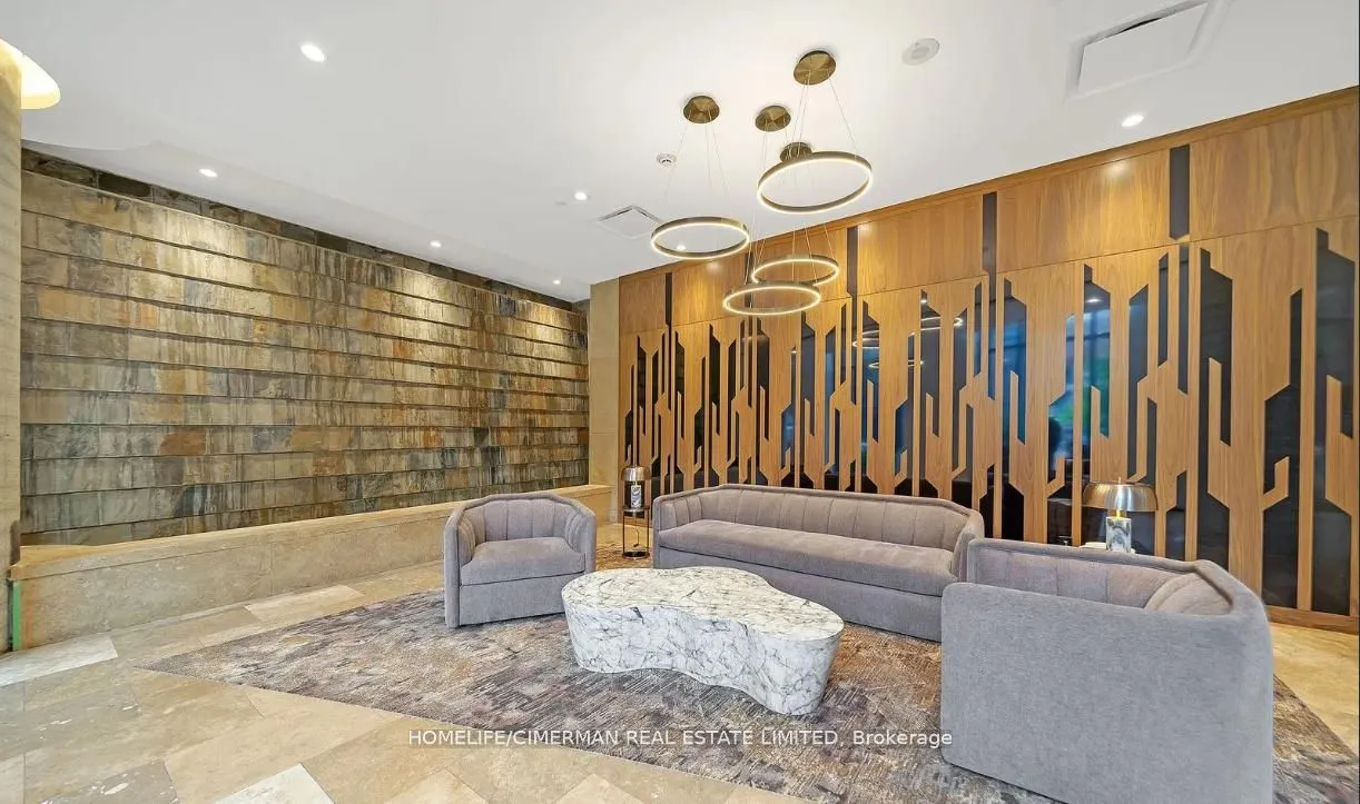 15 Northtown Way, #1327