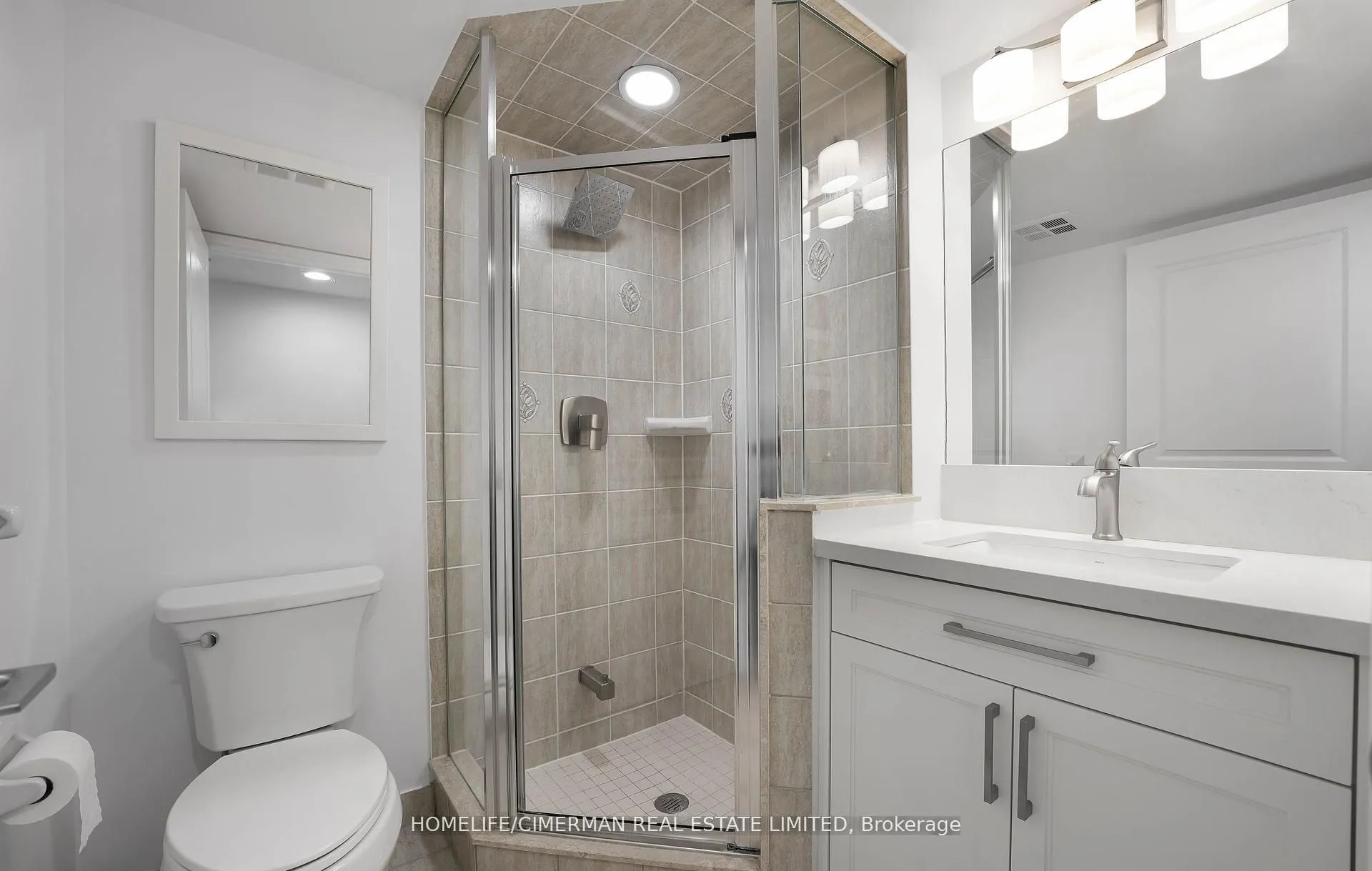 15 Northtown Way, #1327