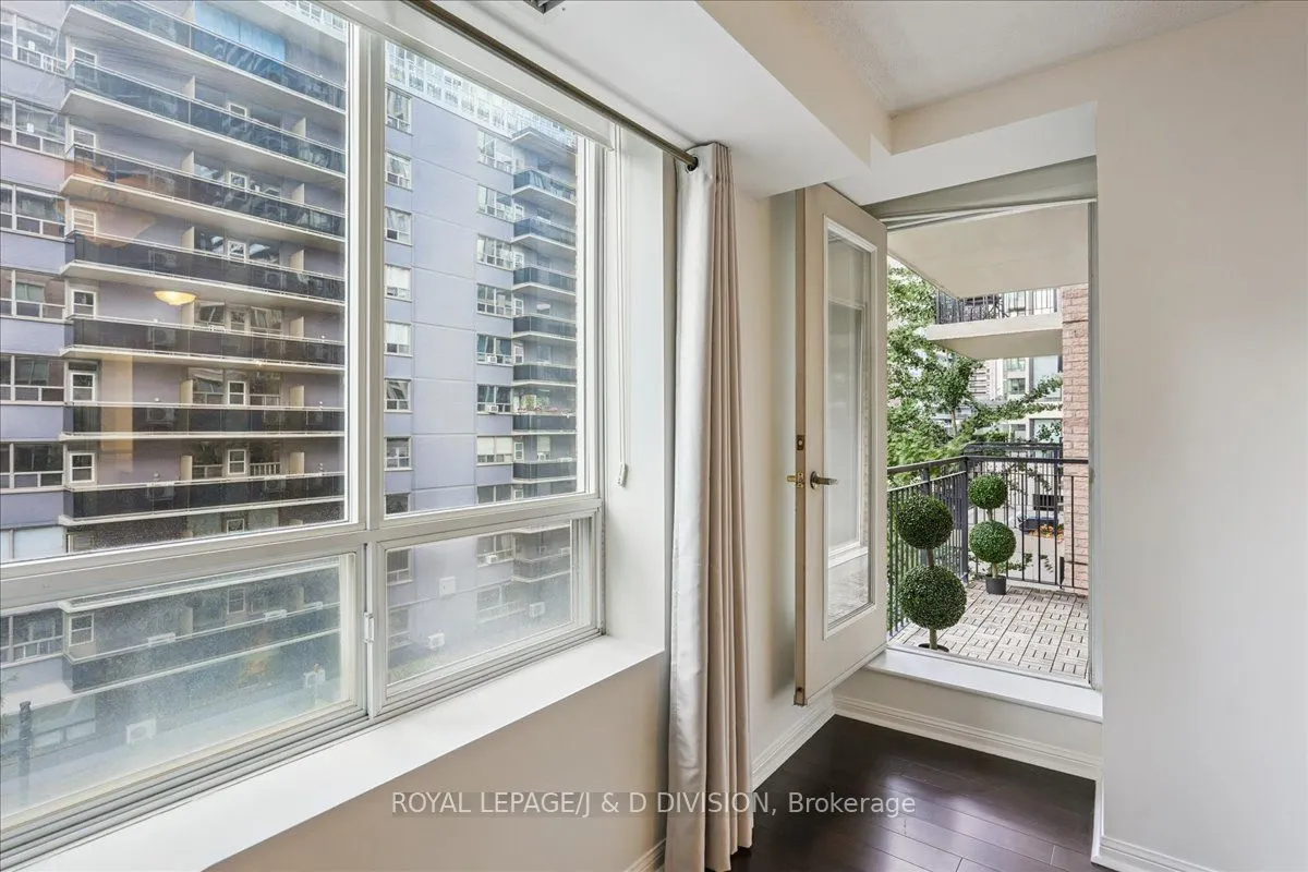 188 Redpath Avenue, #501