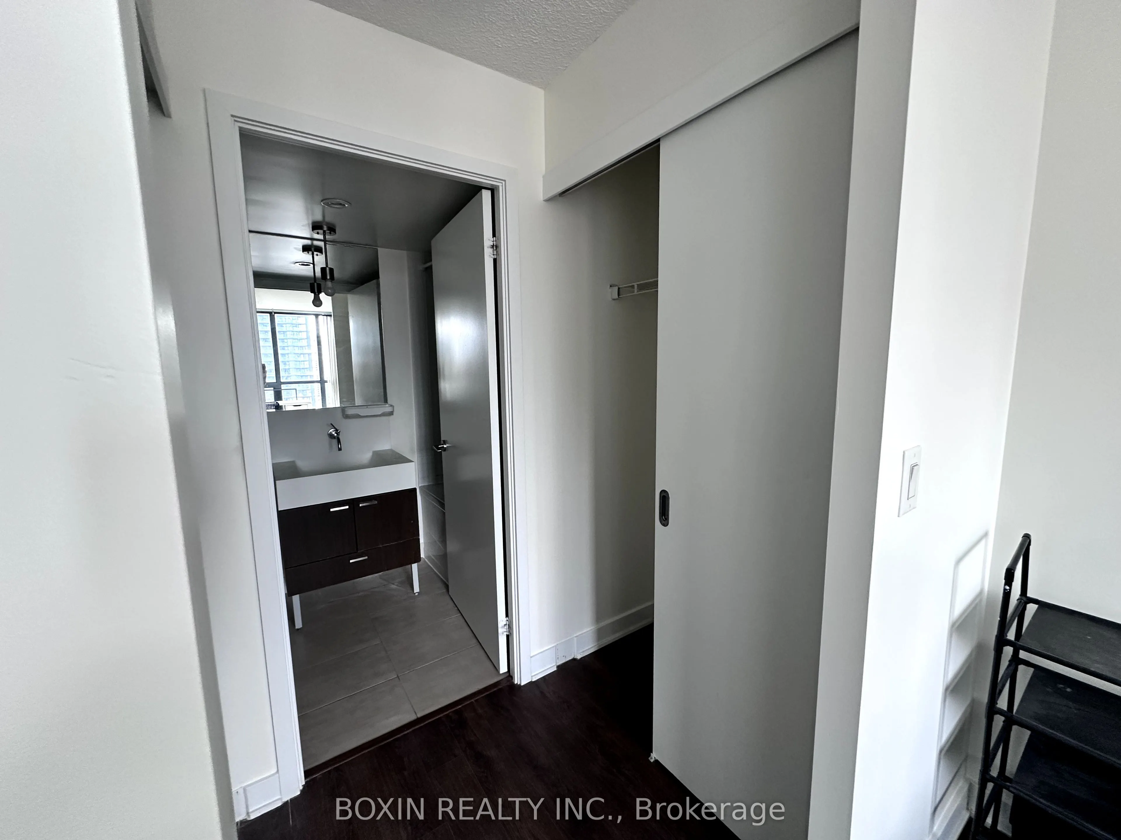 110 Charles Street E, #7