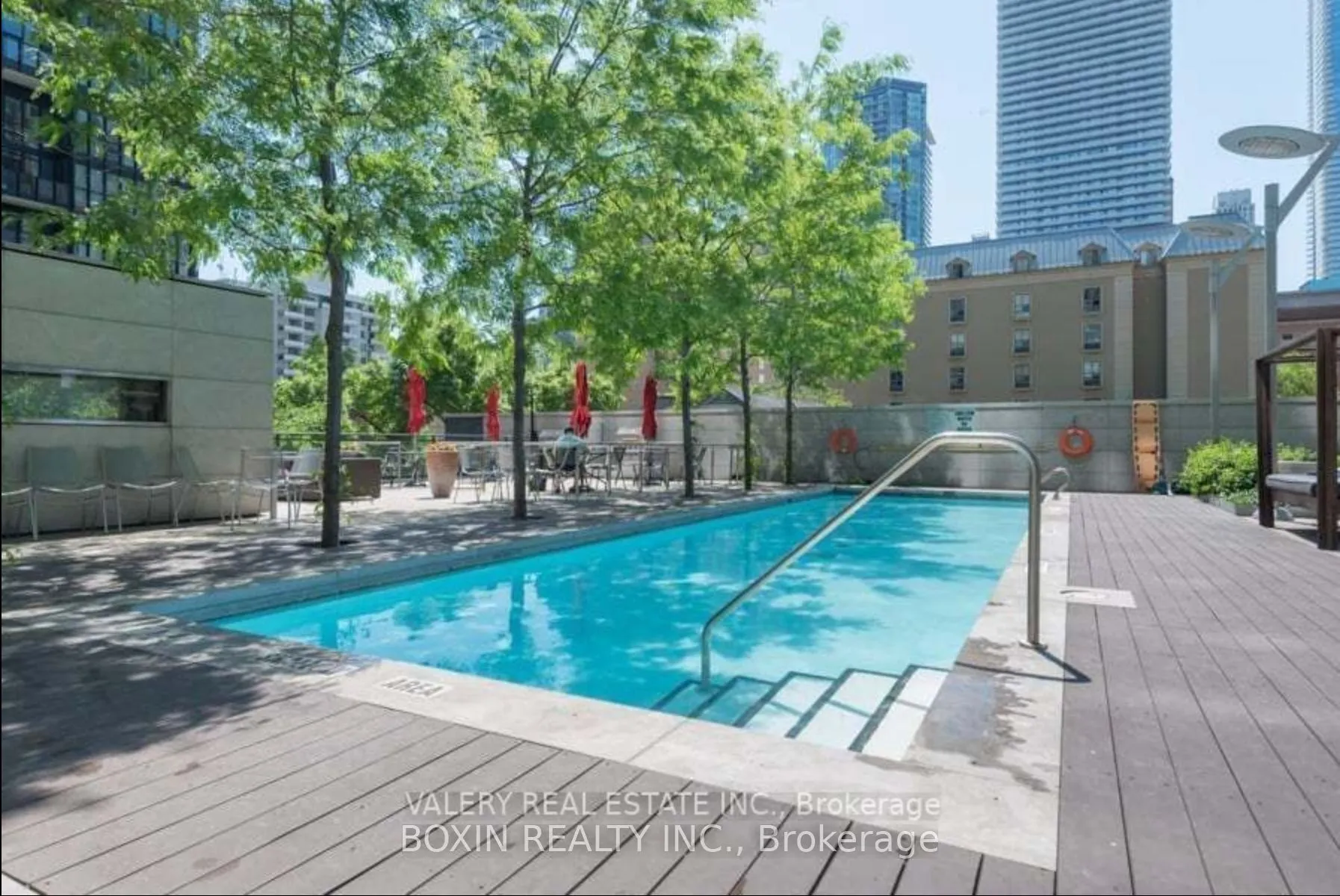 110 Charles Street E, #1707