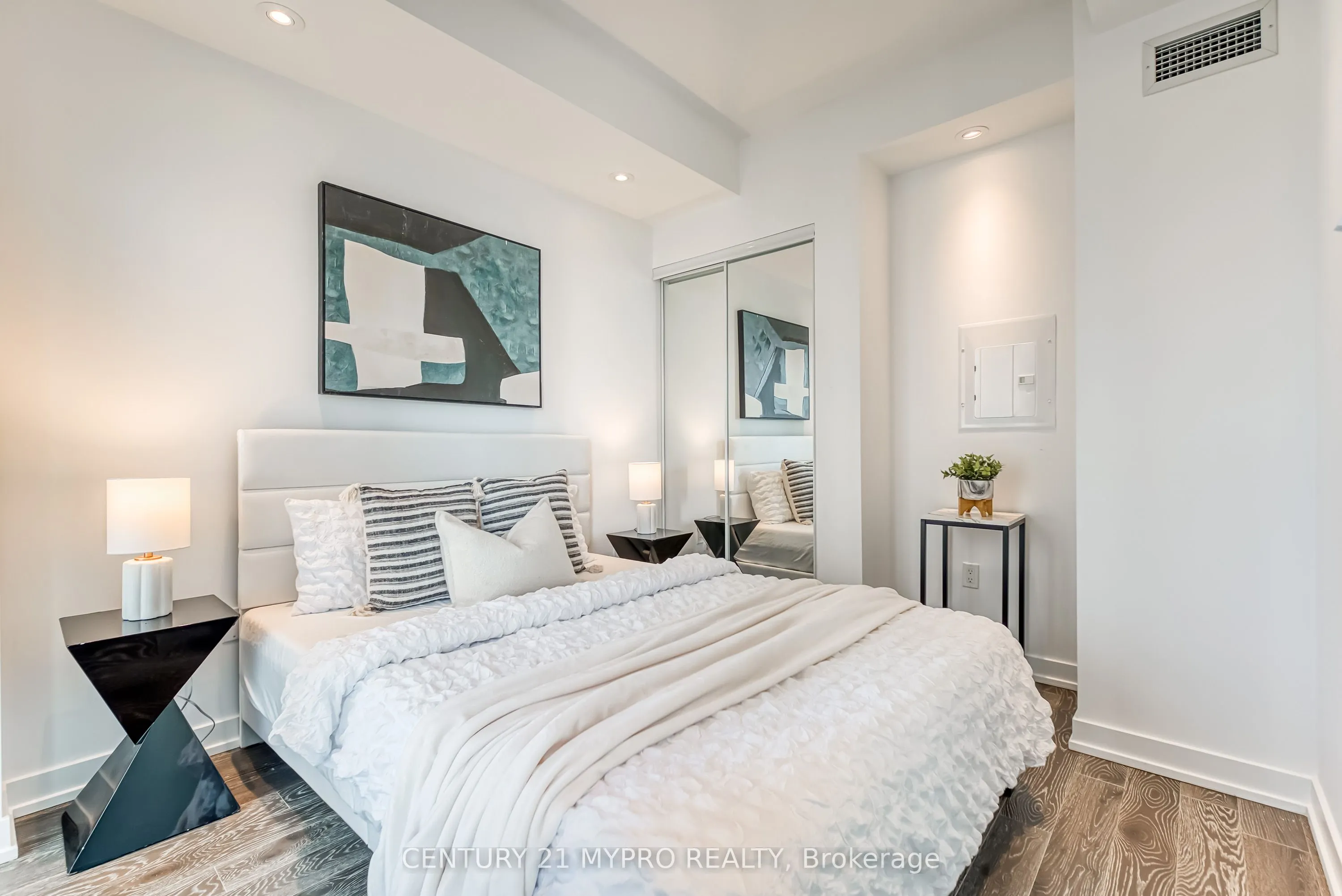 1 Yorkville Avenue, #3603