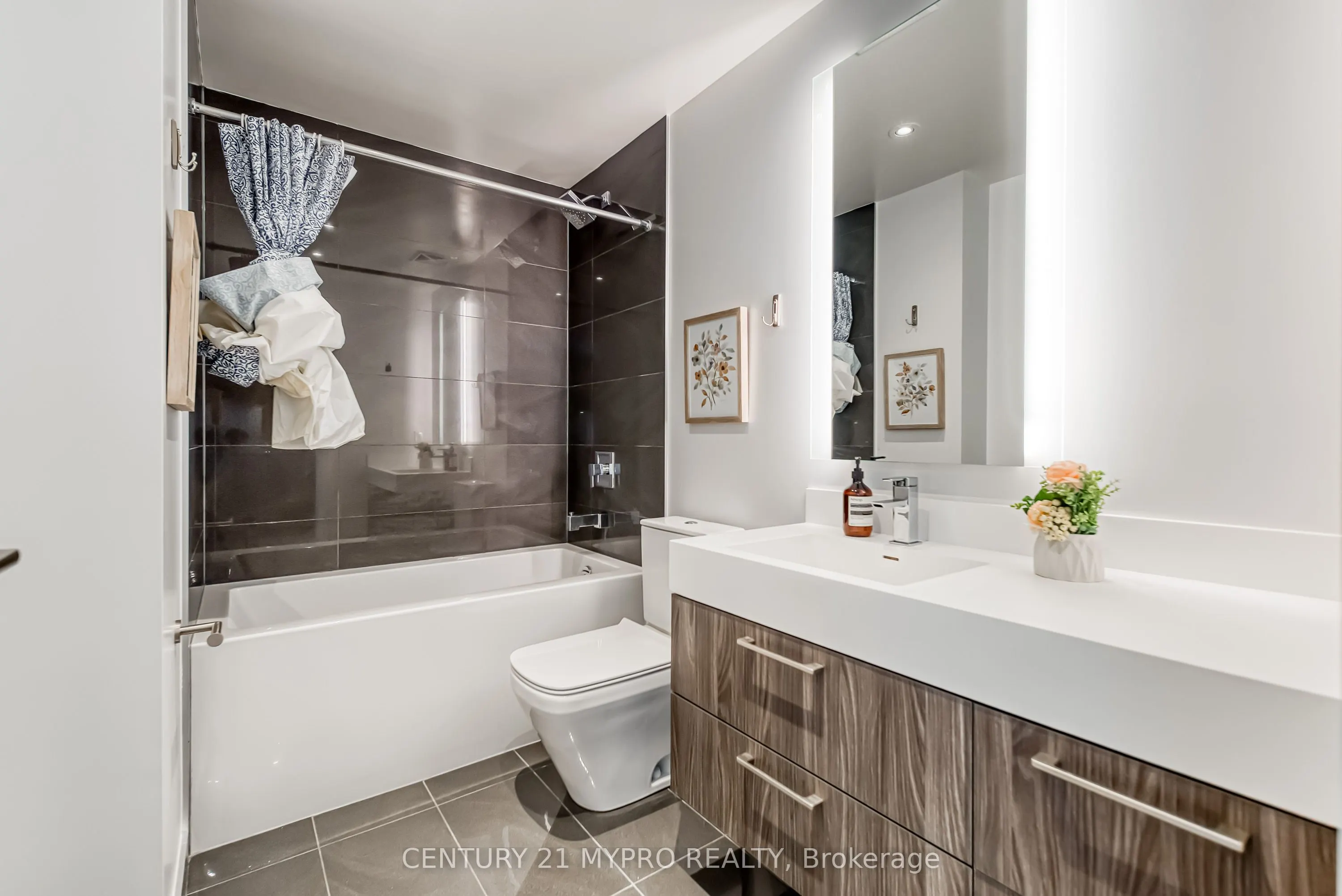 1 Yorkville Avenue, #3603