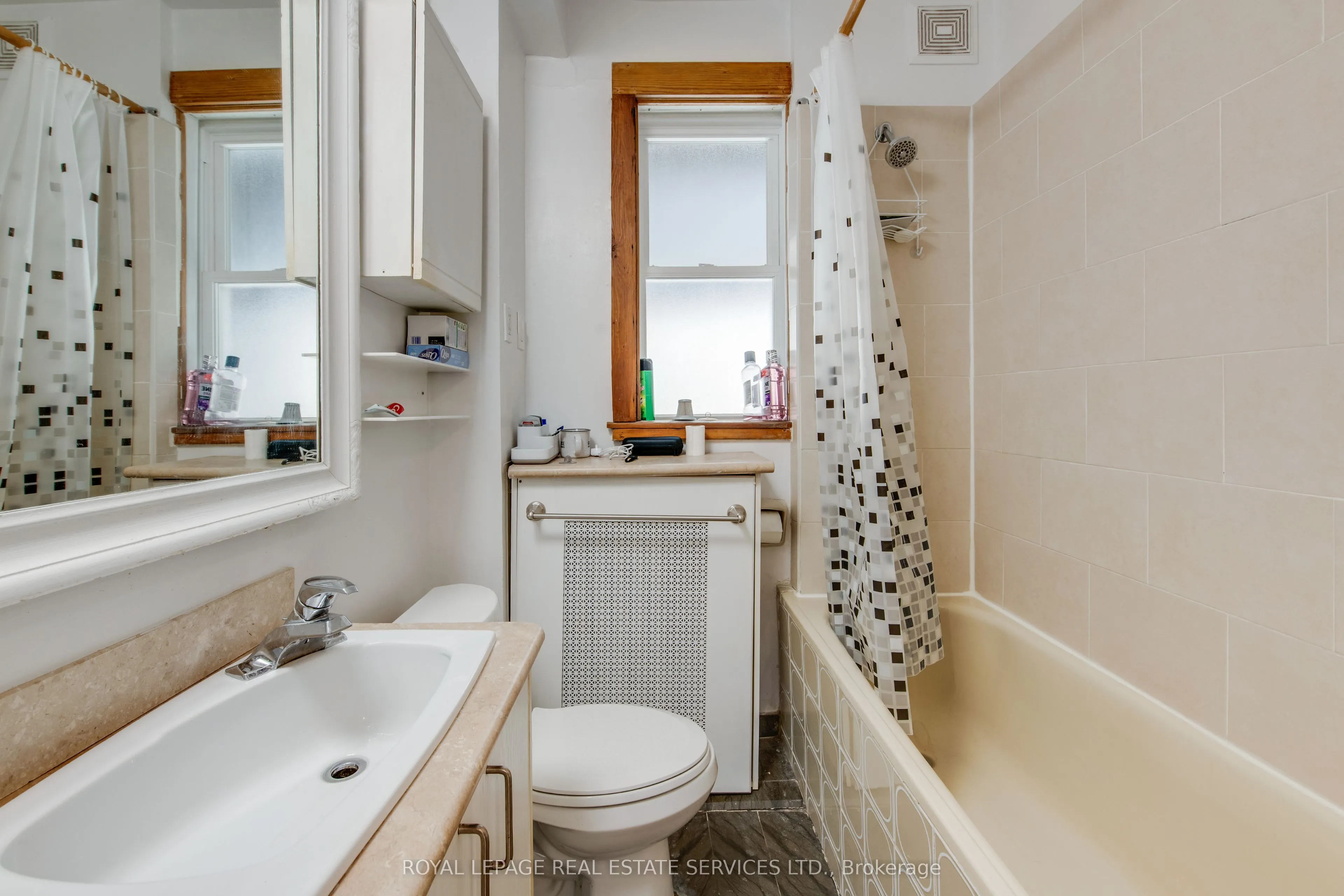 18 Shorncliffe Avenue, #2