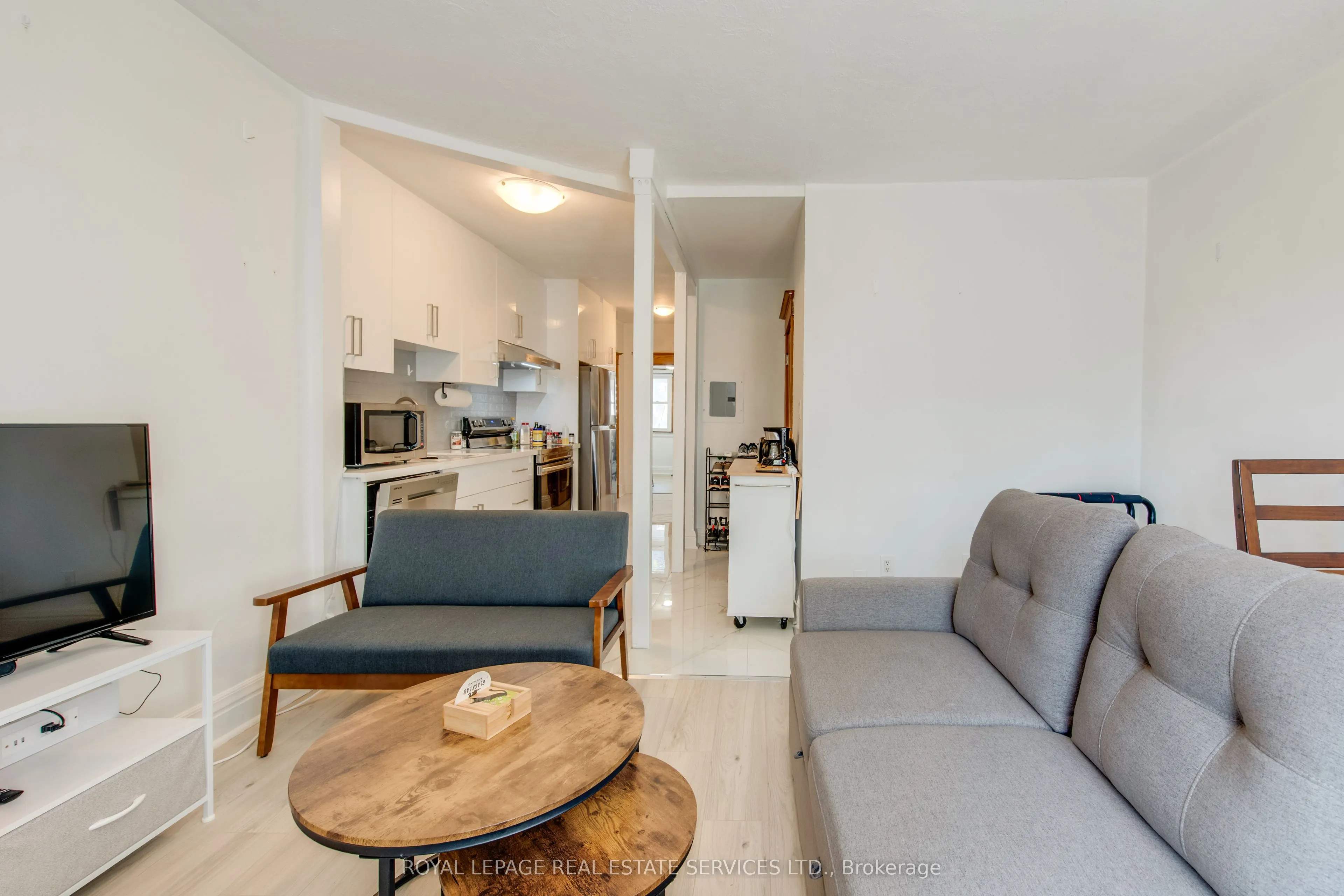18 Shorncliffe Avenue, #2