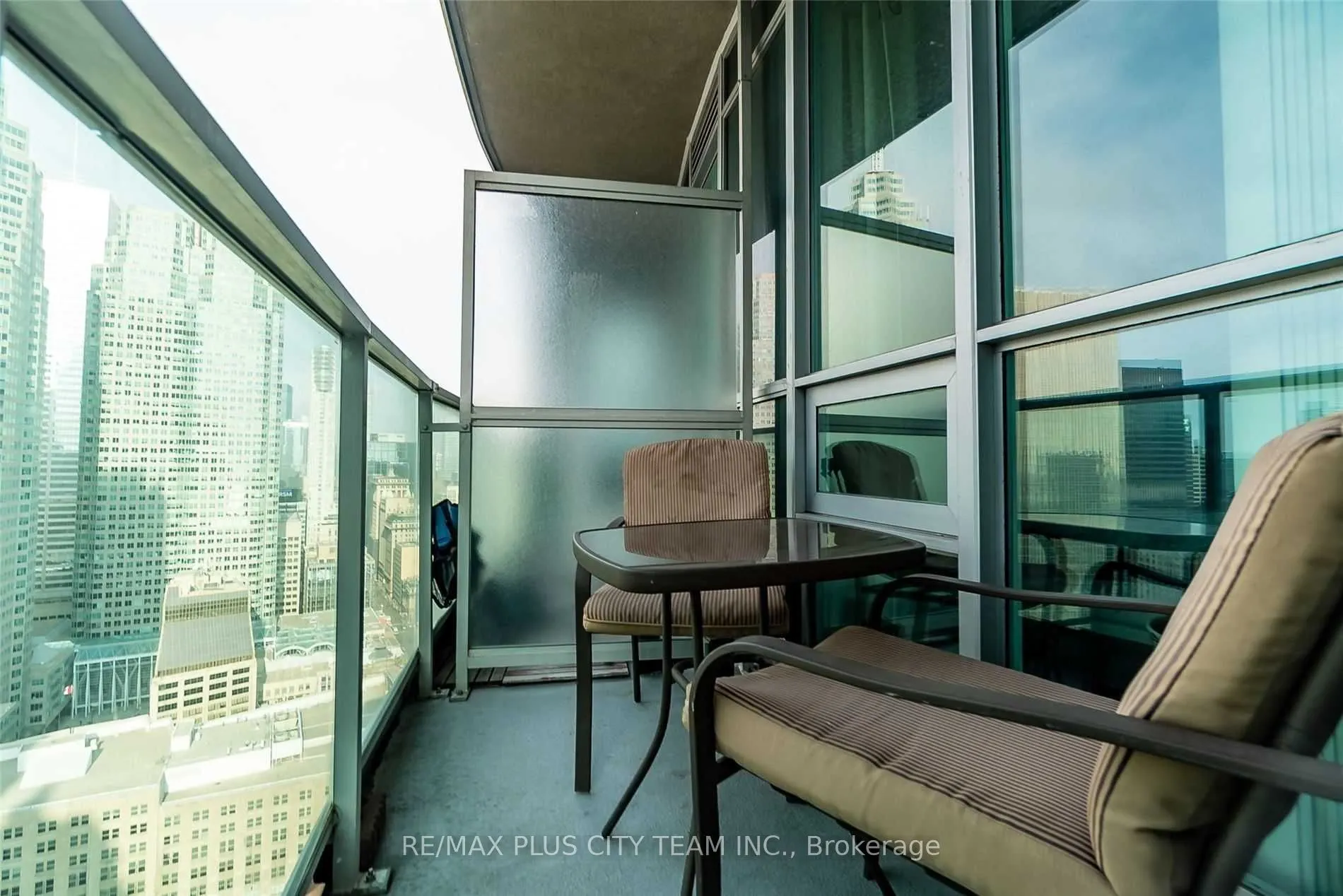 18 Yonge Street, #3702