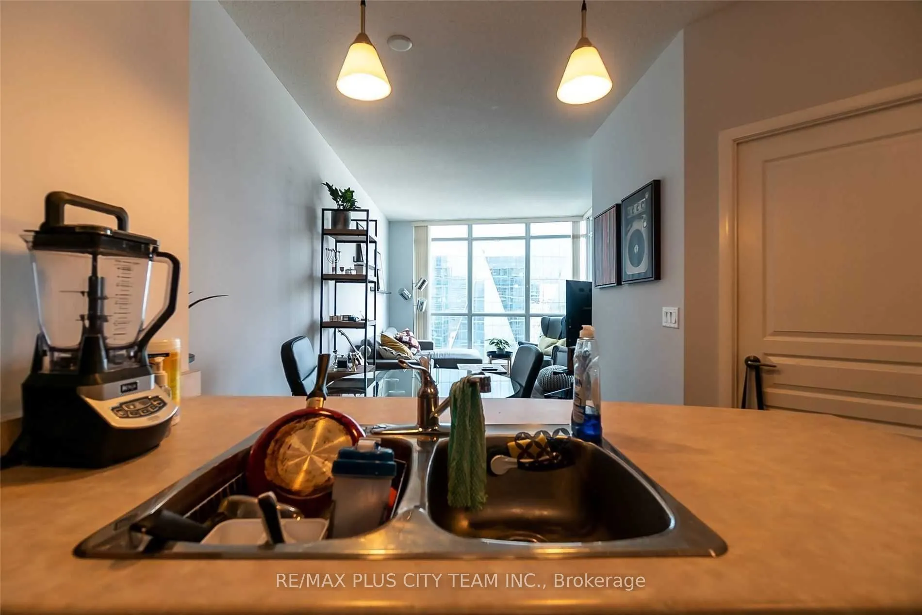 18 Yonge Street, #3702