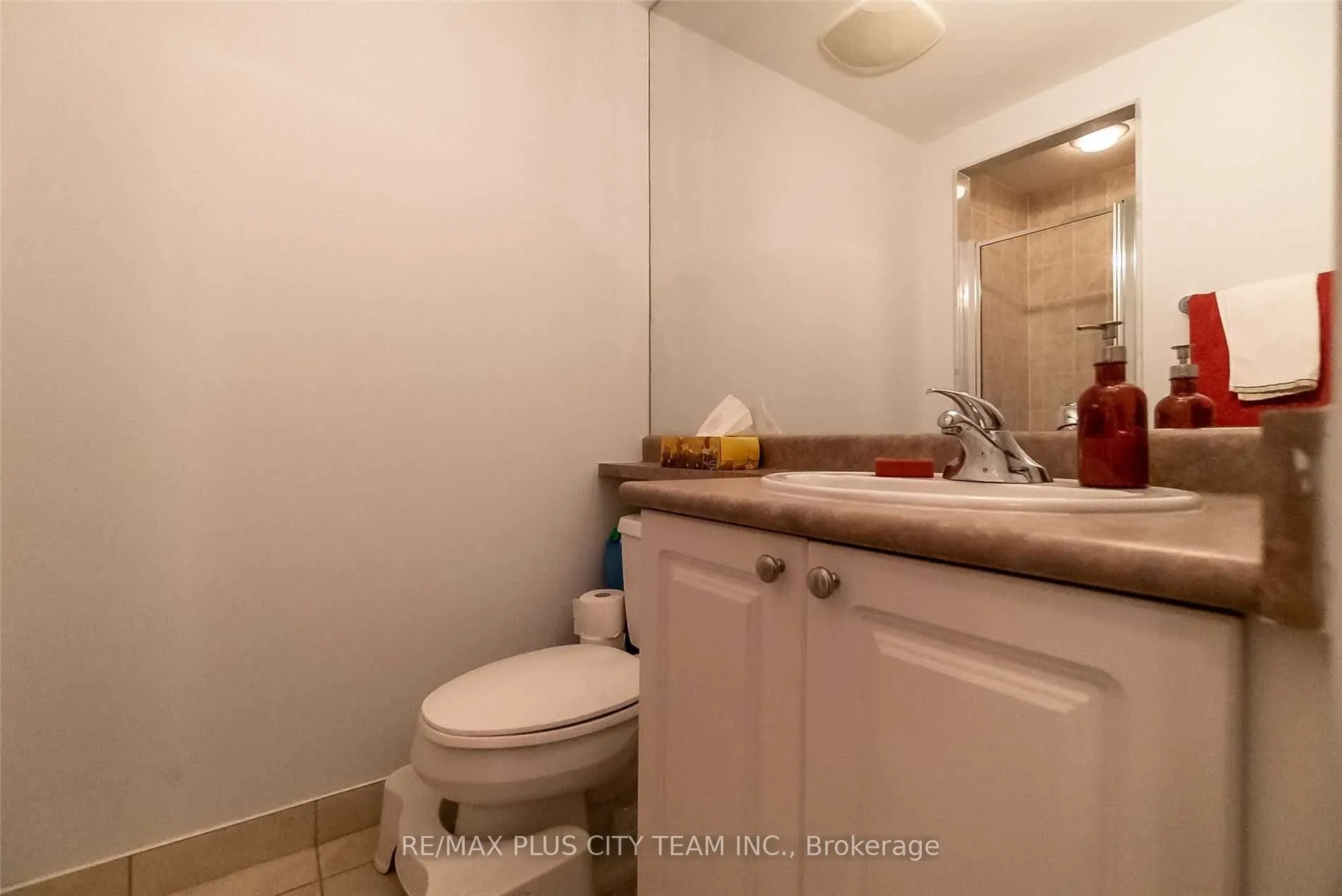 18 Yonge Street, #3702
