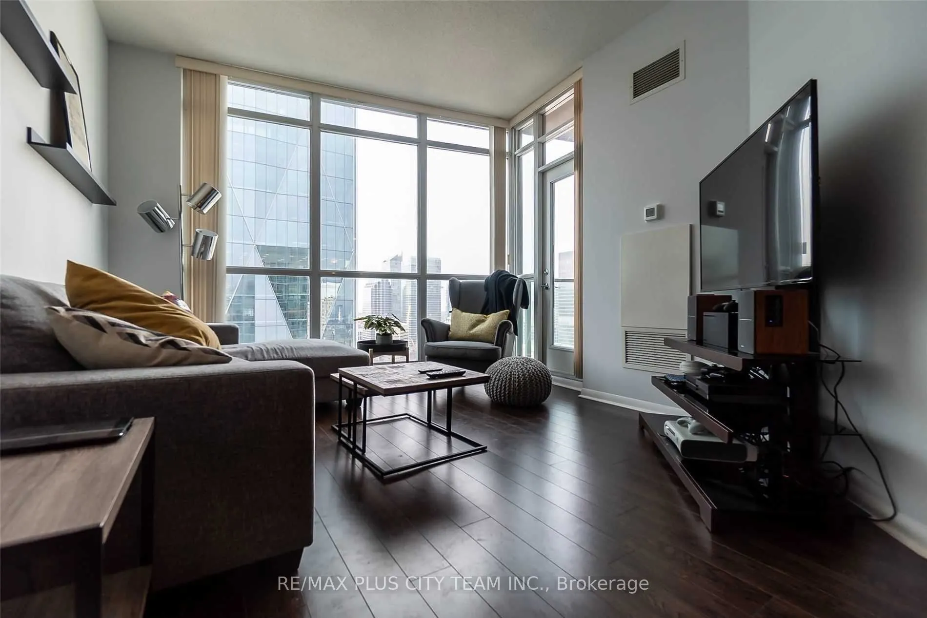 18 Yonge Street, #3702