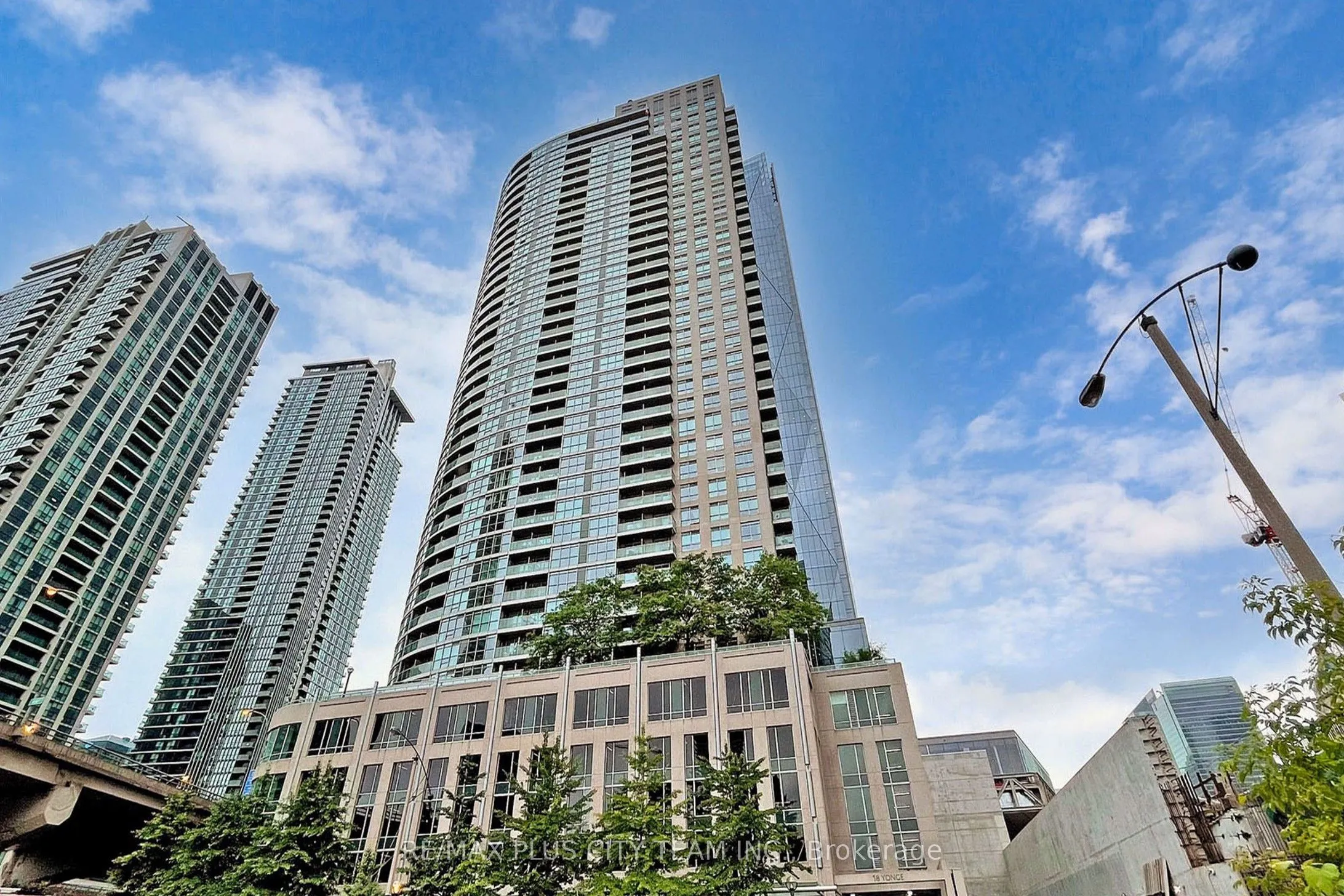 18 Yonge Street, #3702