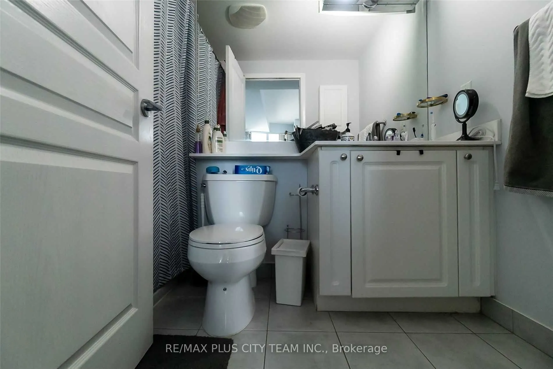 18 Yonge Street, #3702